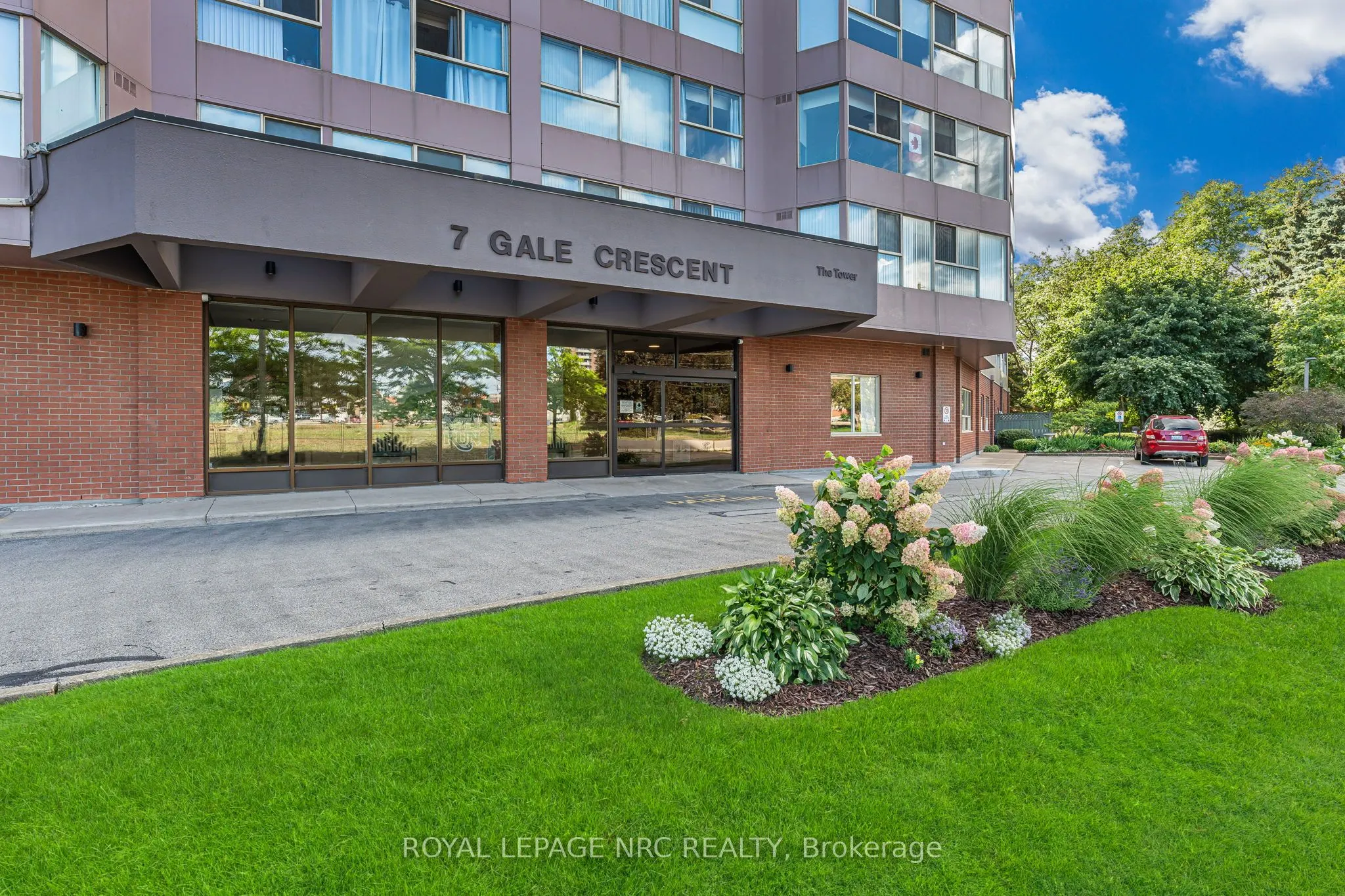 7 Gale Crescent, #PH1