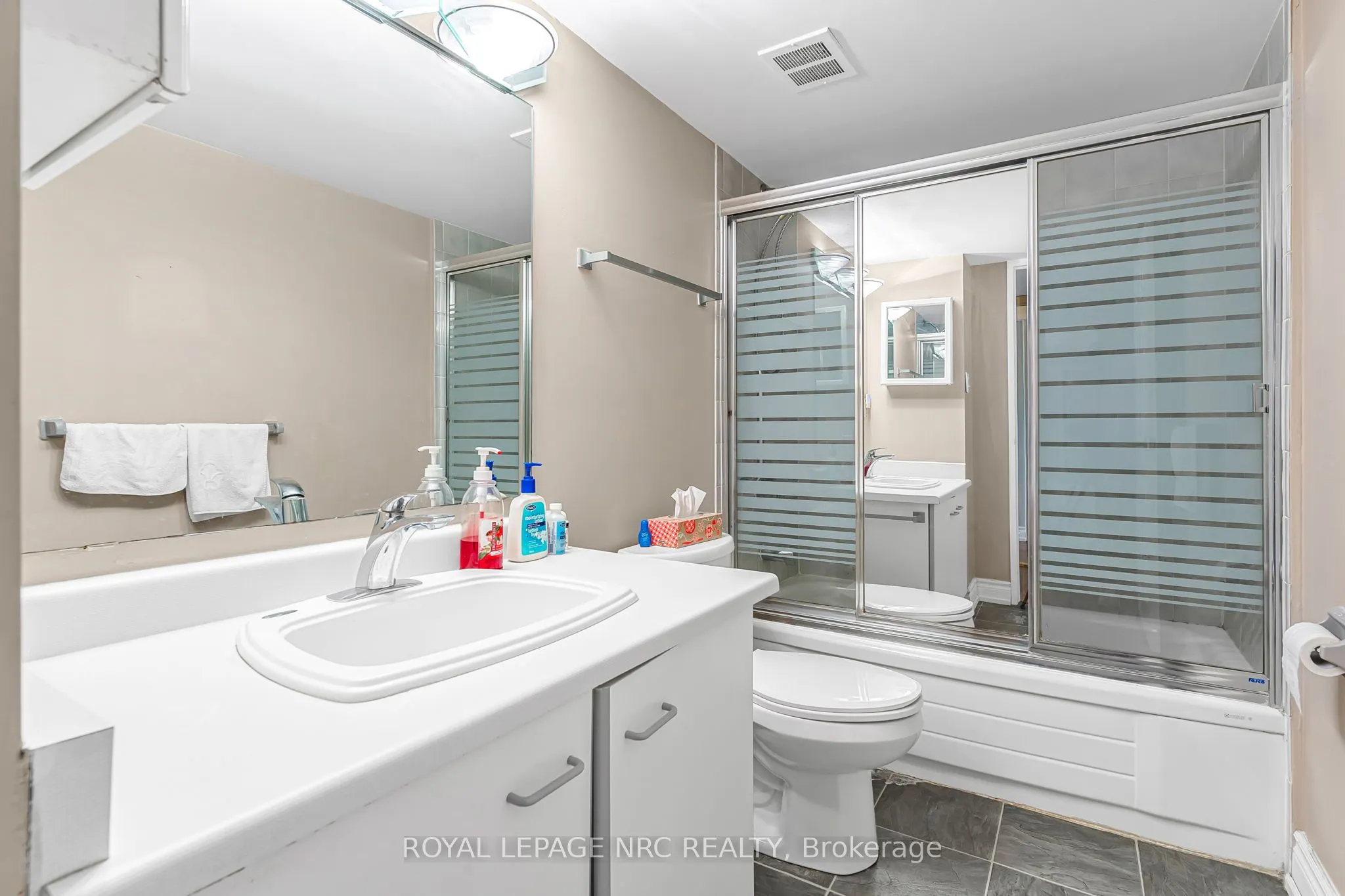 7 Gale Crescent, #PH1