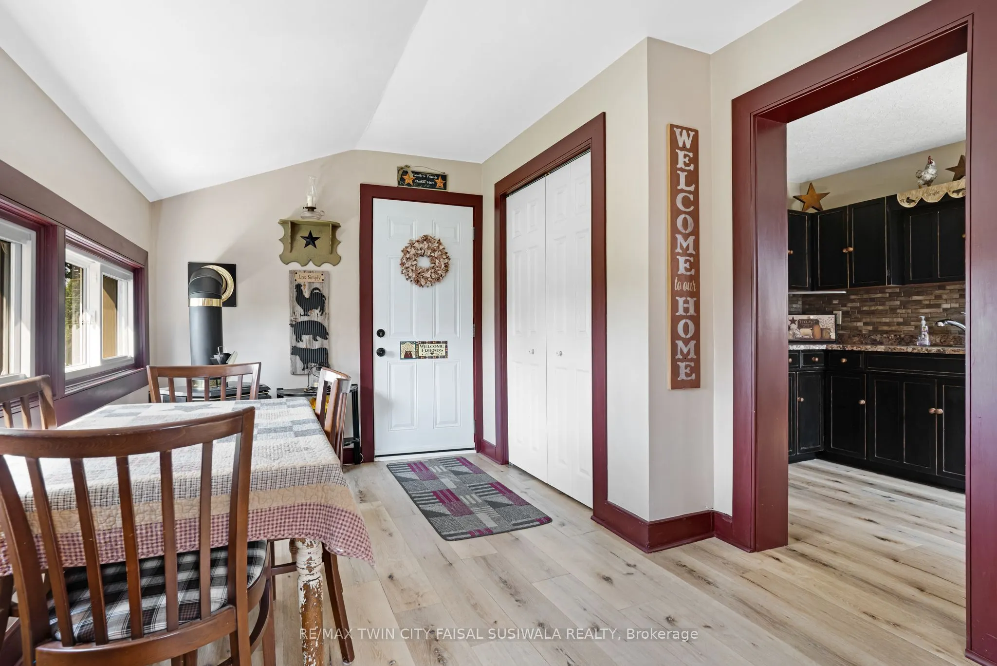 91 Albert Street E