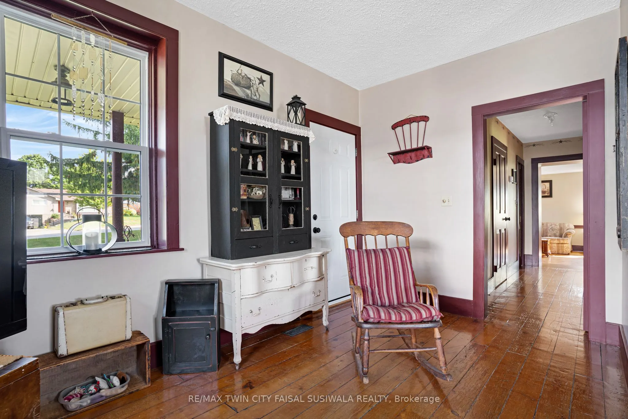 91 Albert Street E