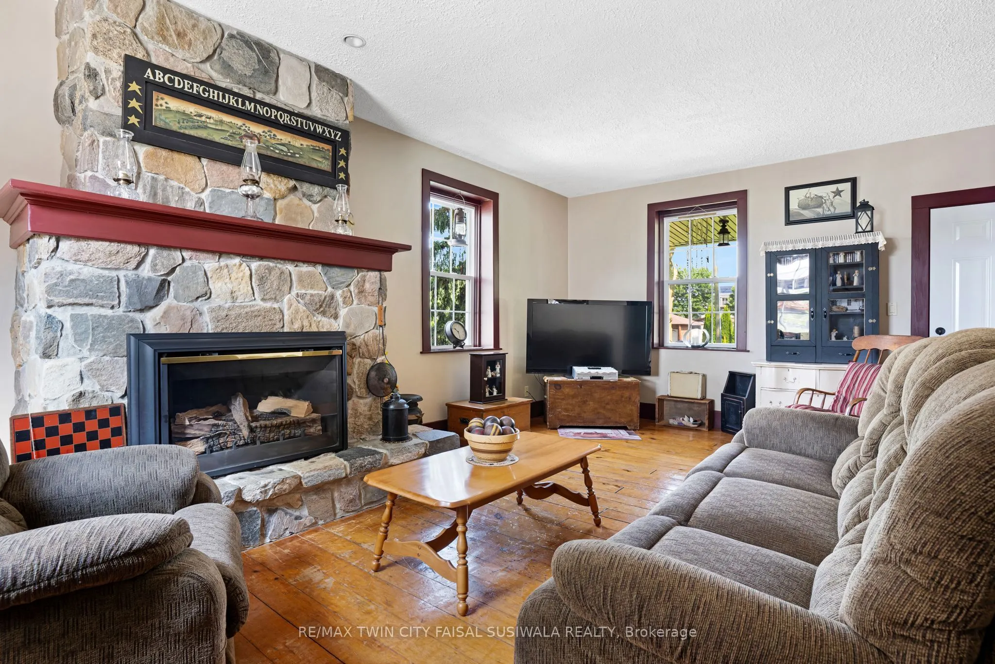91 Albert Street E