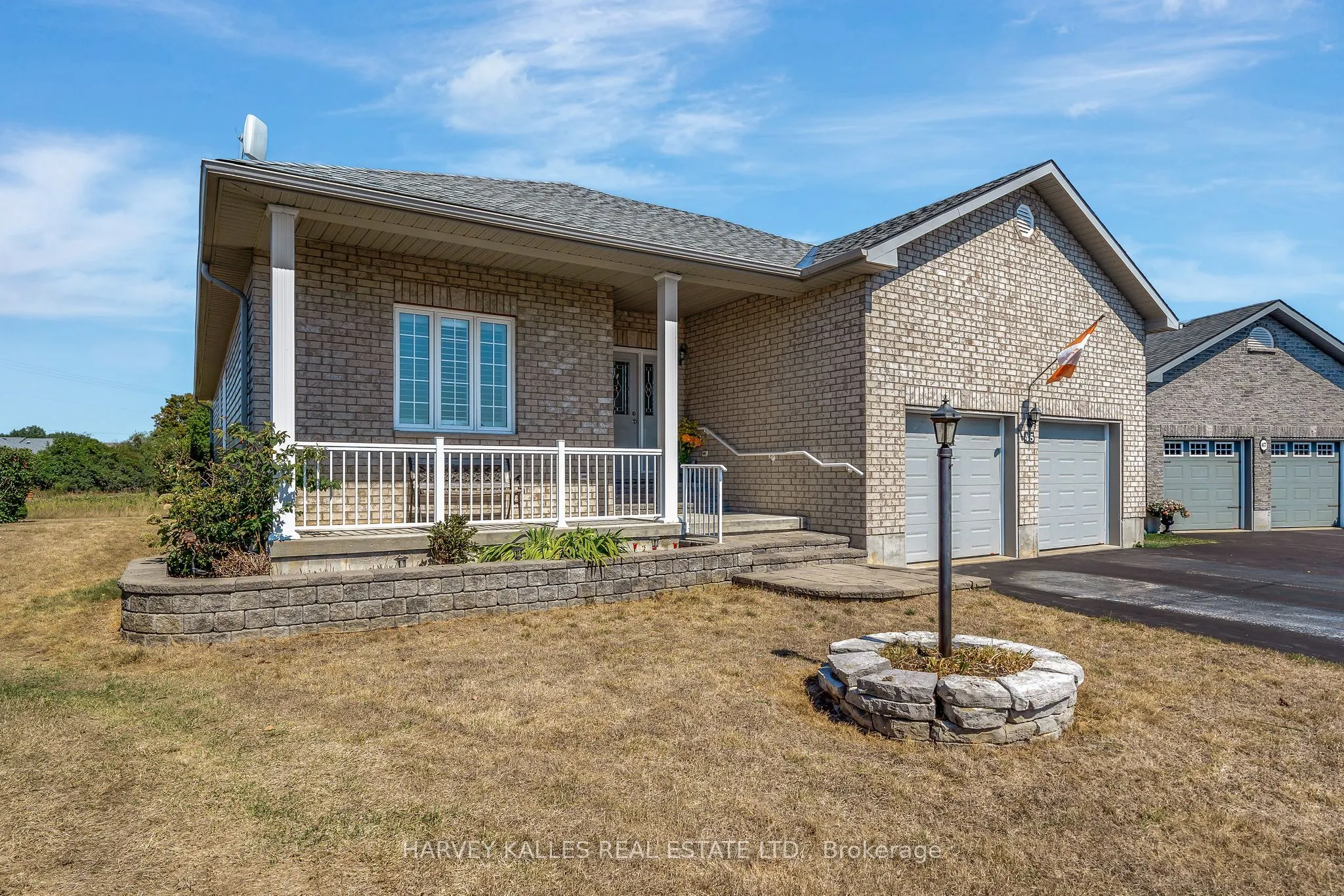 45 Maplehurst Crescent
