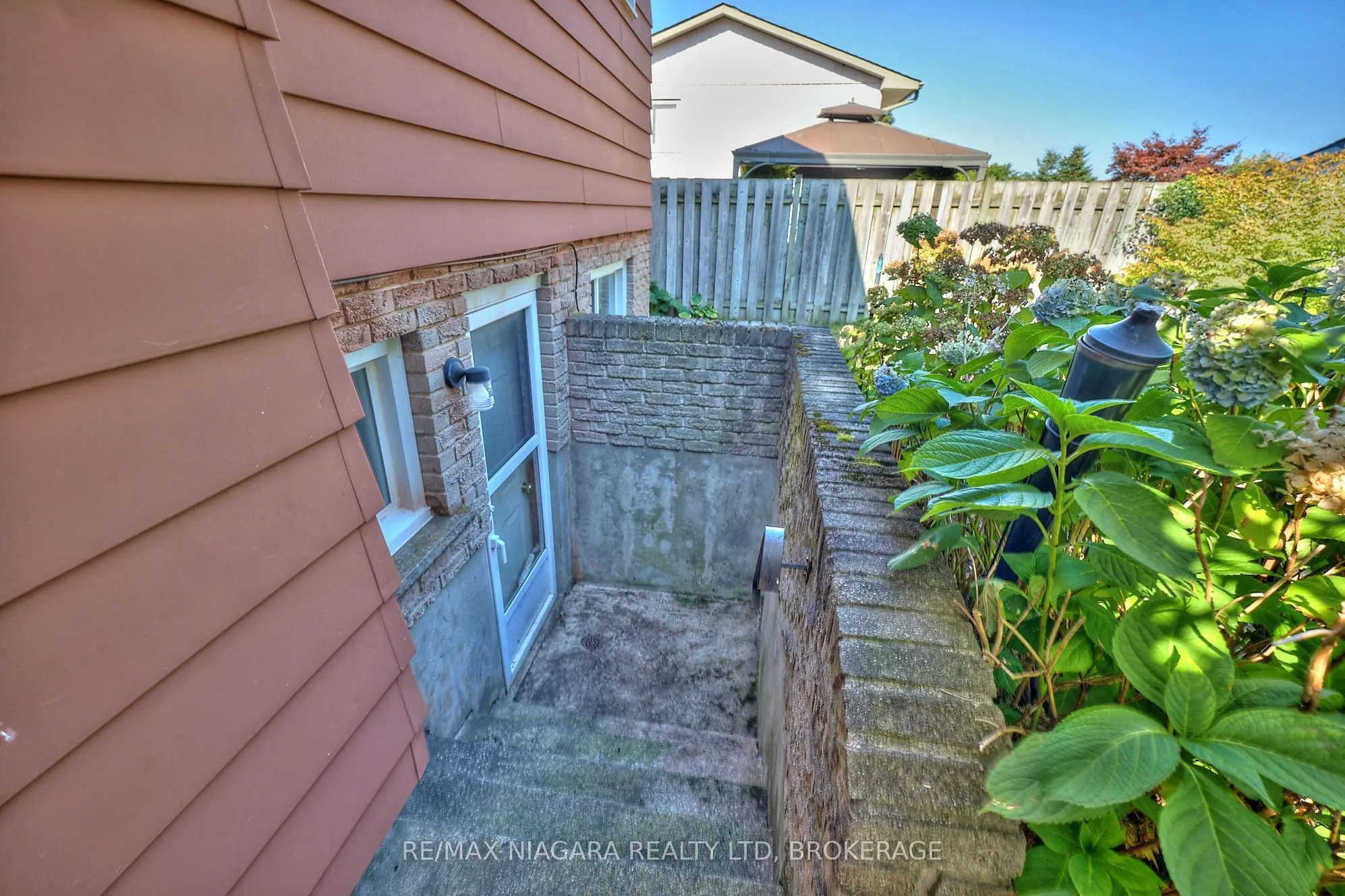 68 Acadia Crescent