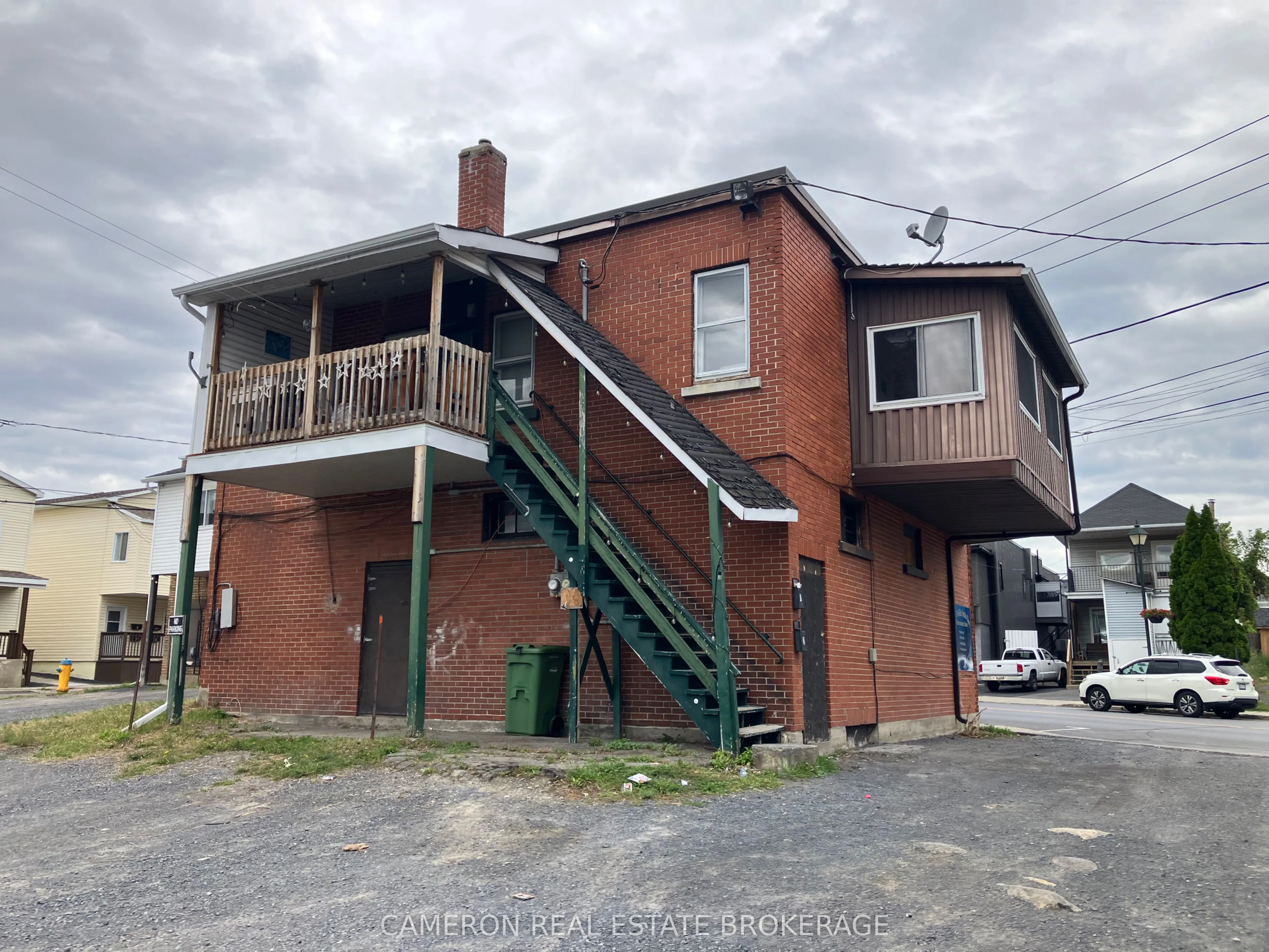 607-609-611 Montreal Road