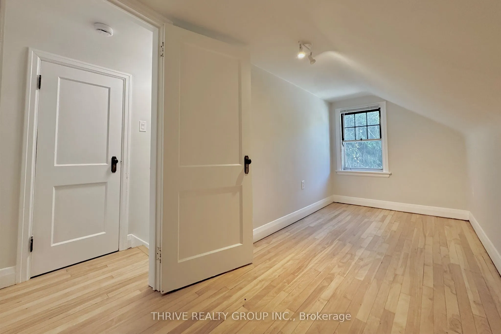 165 Oxford Street W