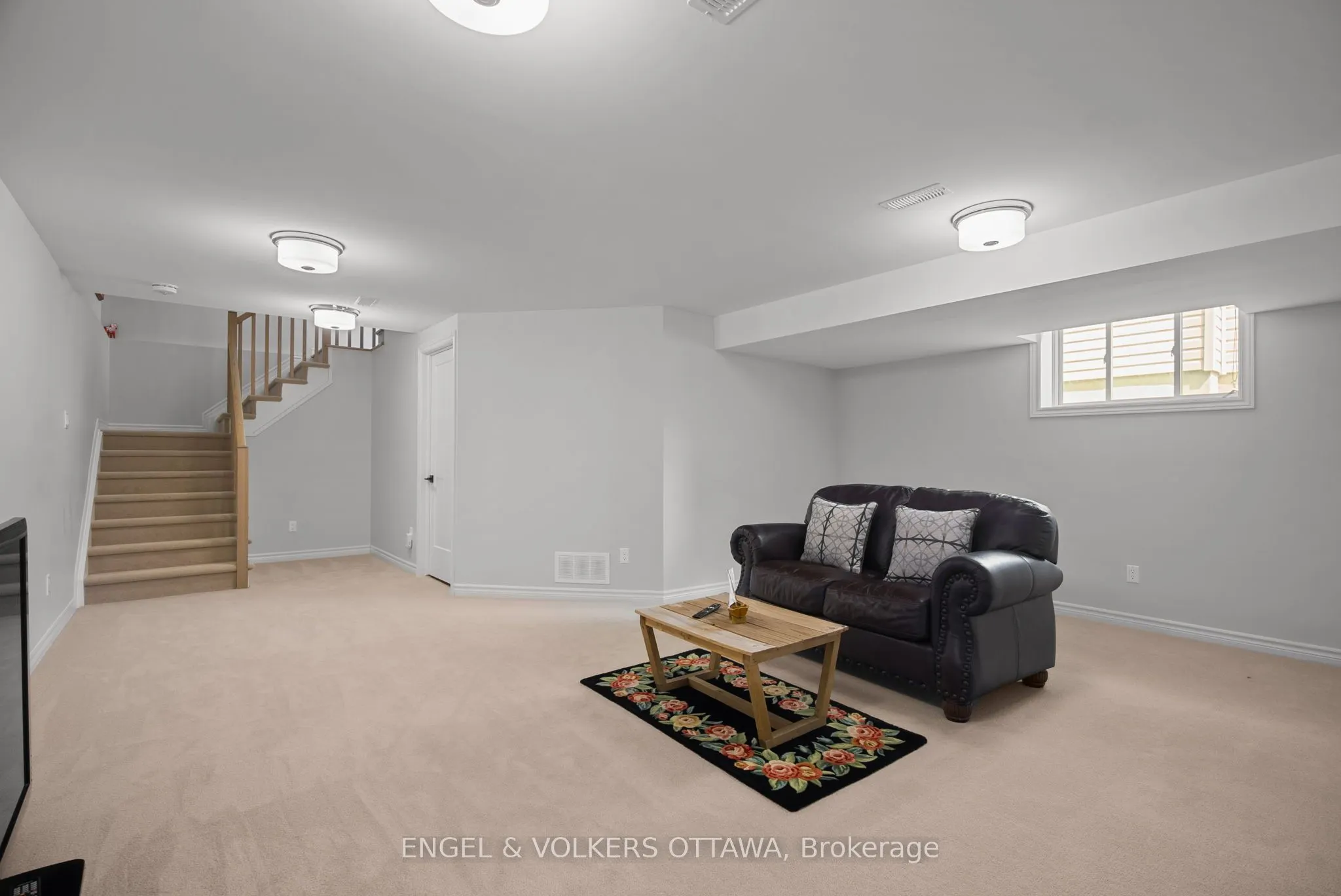 644 Vivera Place