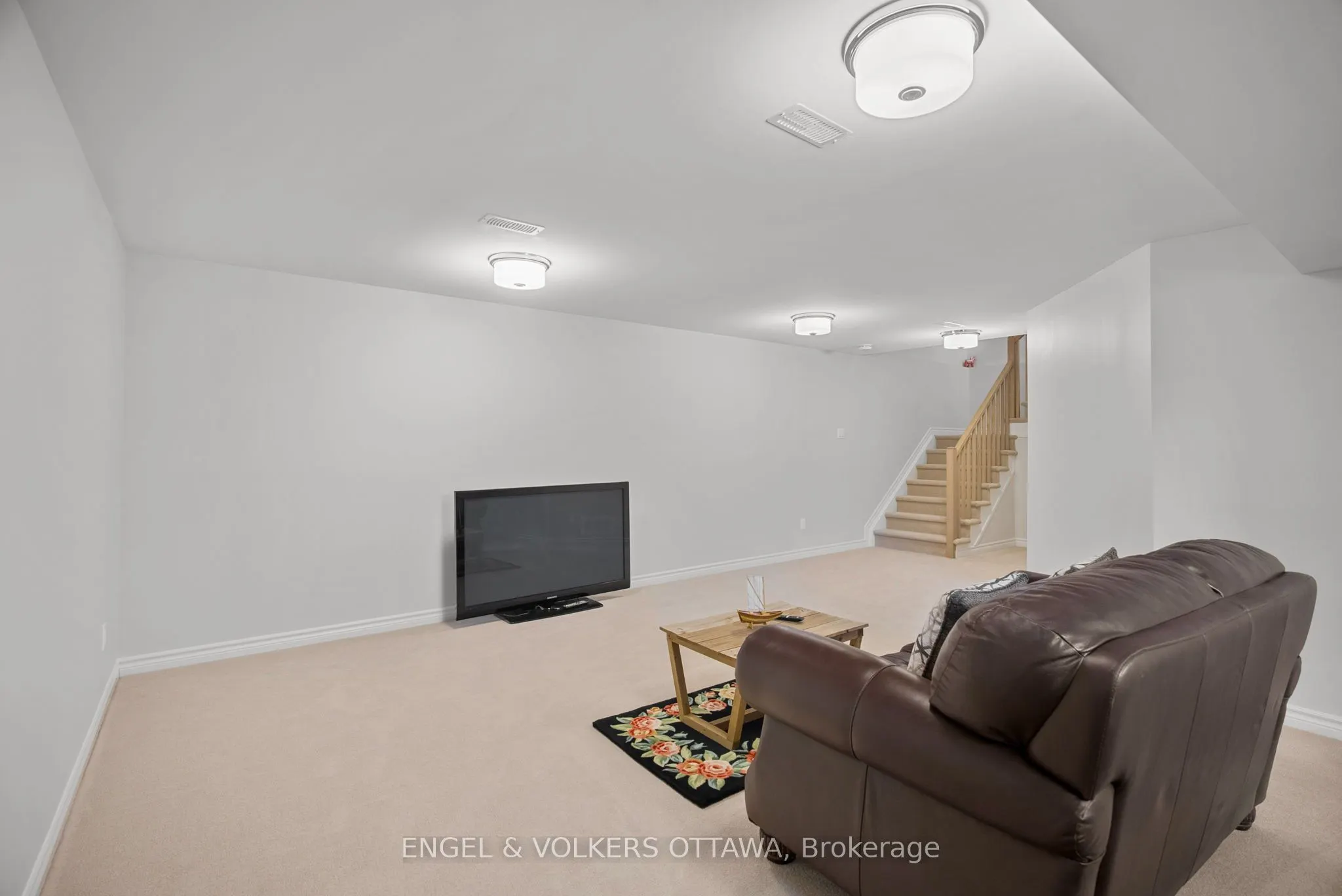 644 Vivera Place