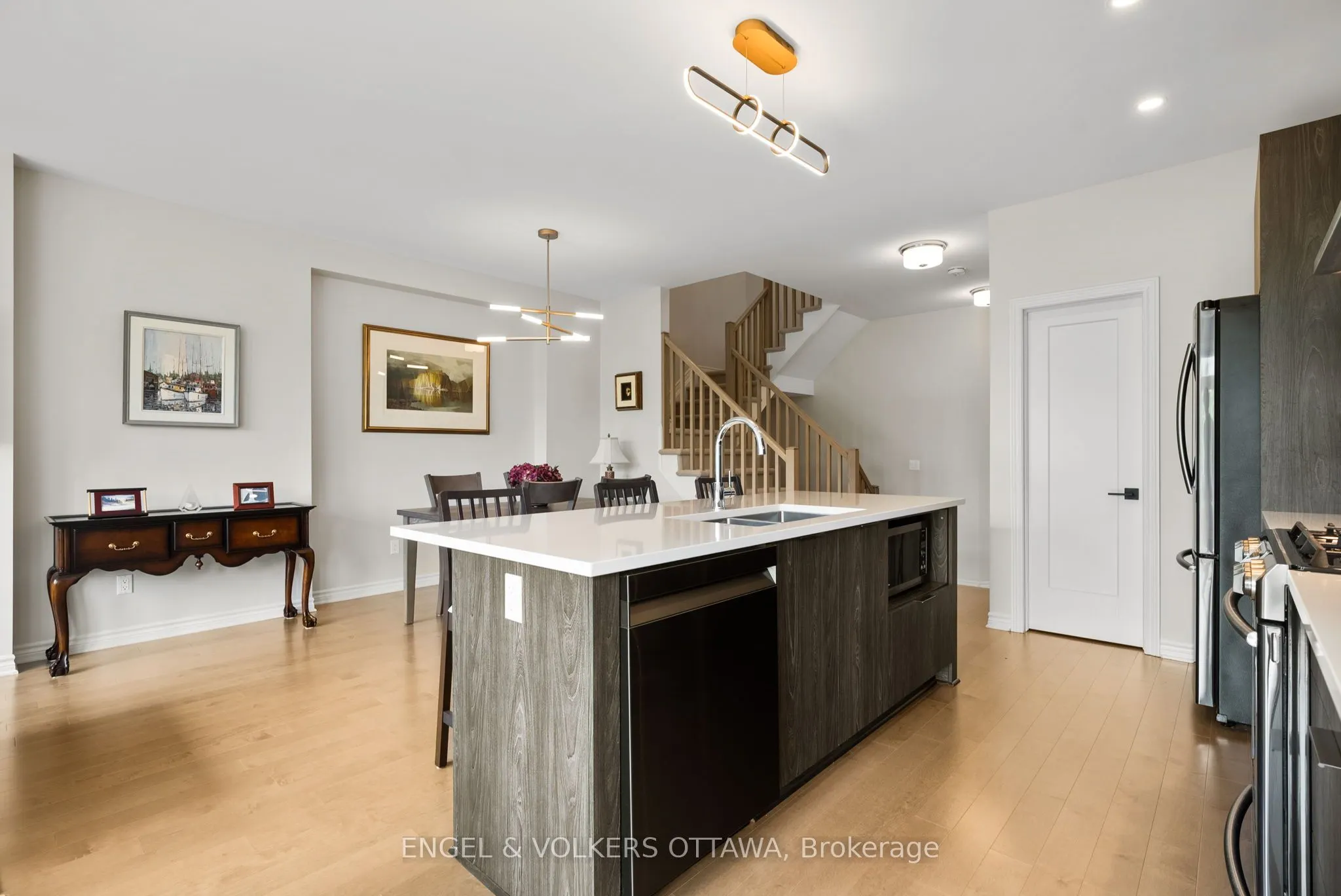 644 Vivera Place