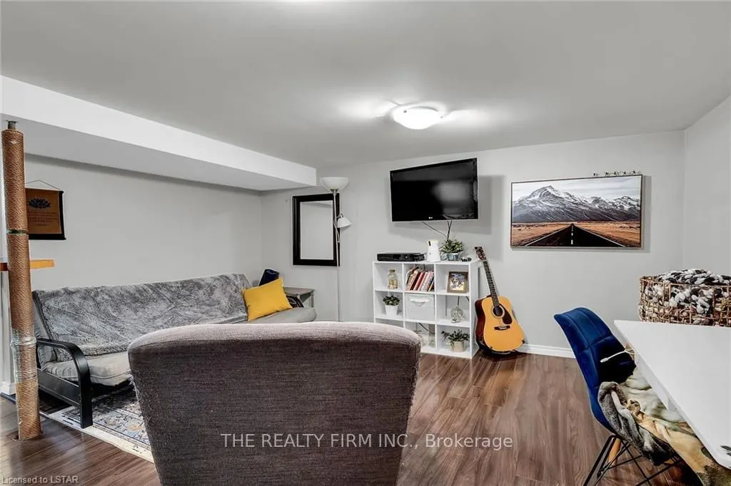 60 Emery Street W
