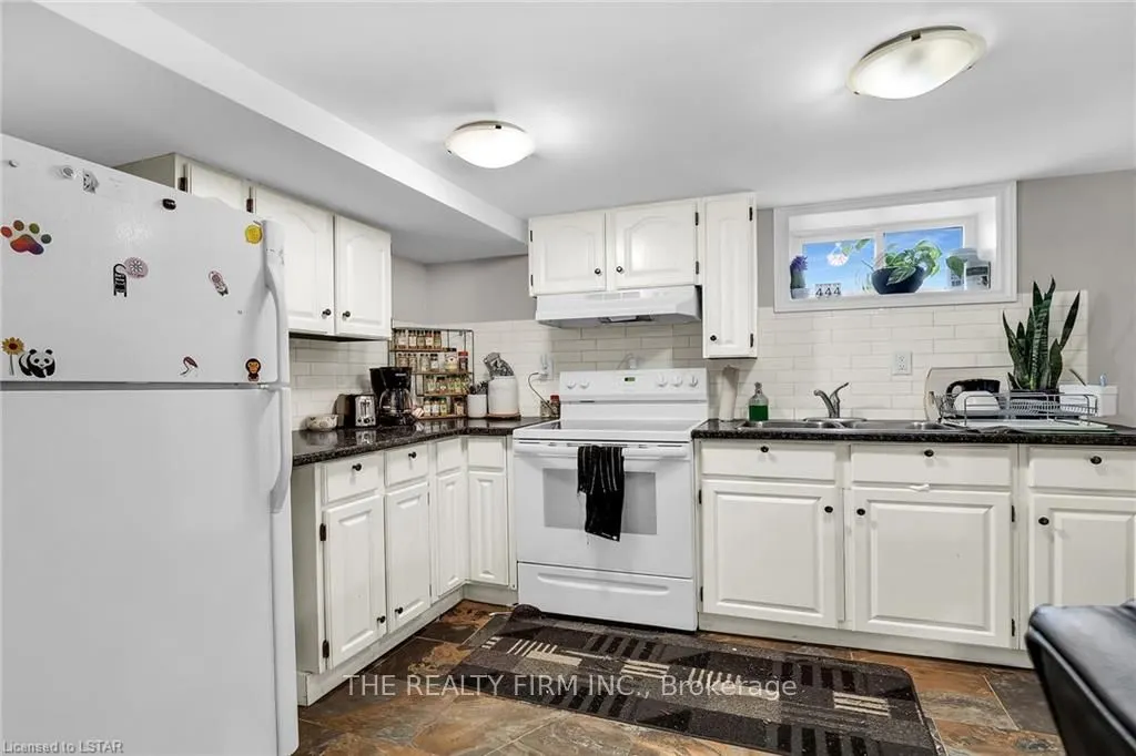 60 Emery Street W