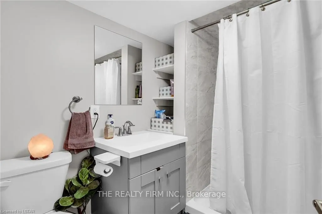 60 Emery Street W
