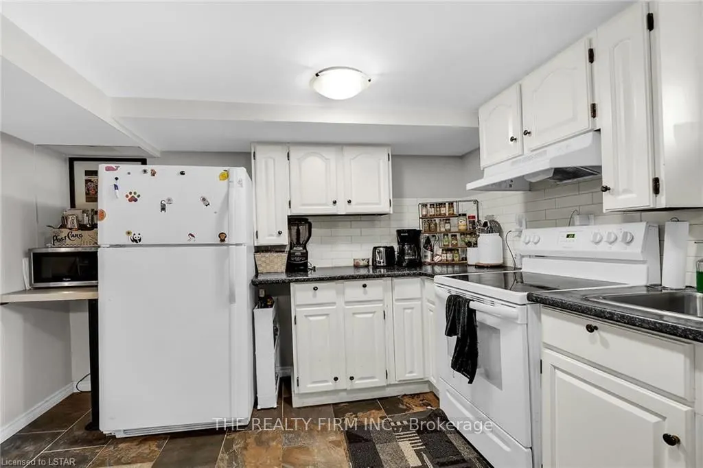60 Emery Street W