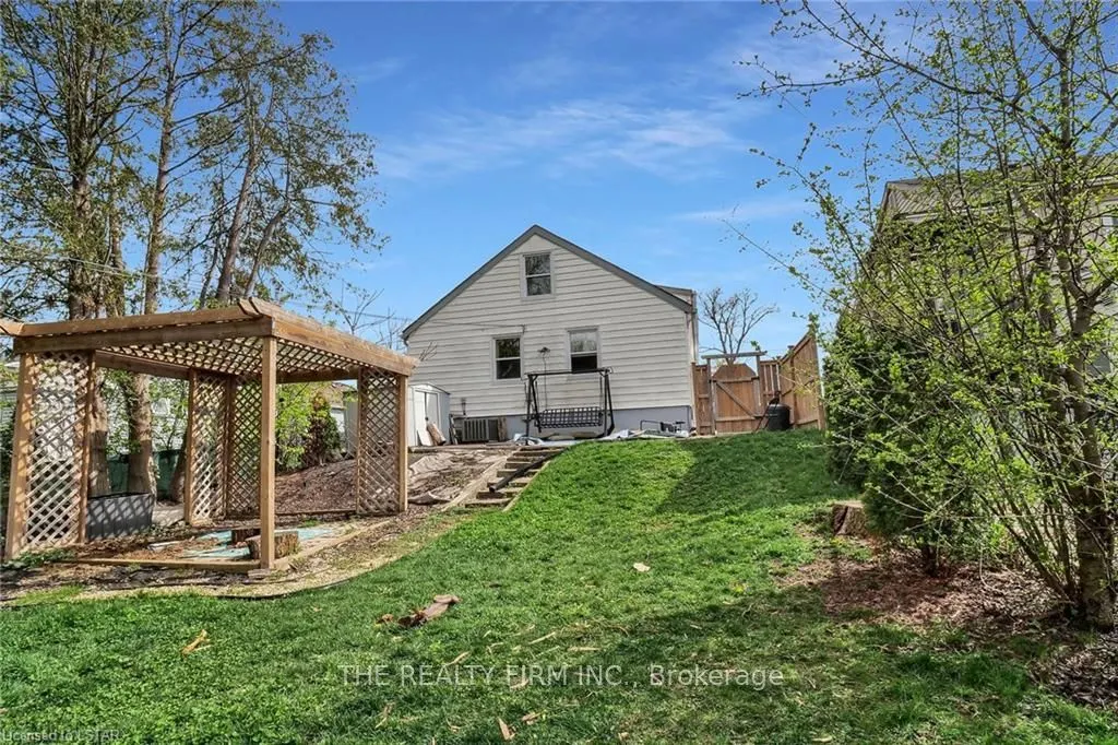 60 Emery Street W