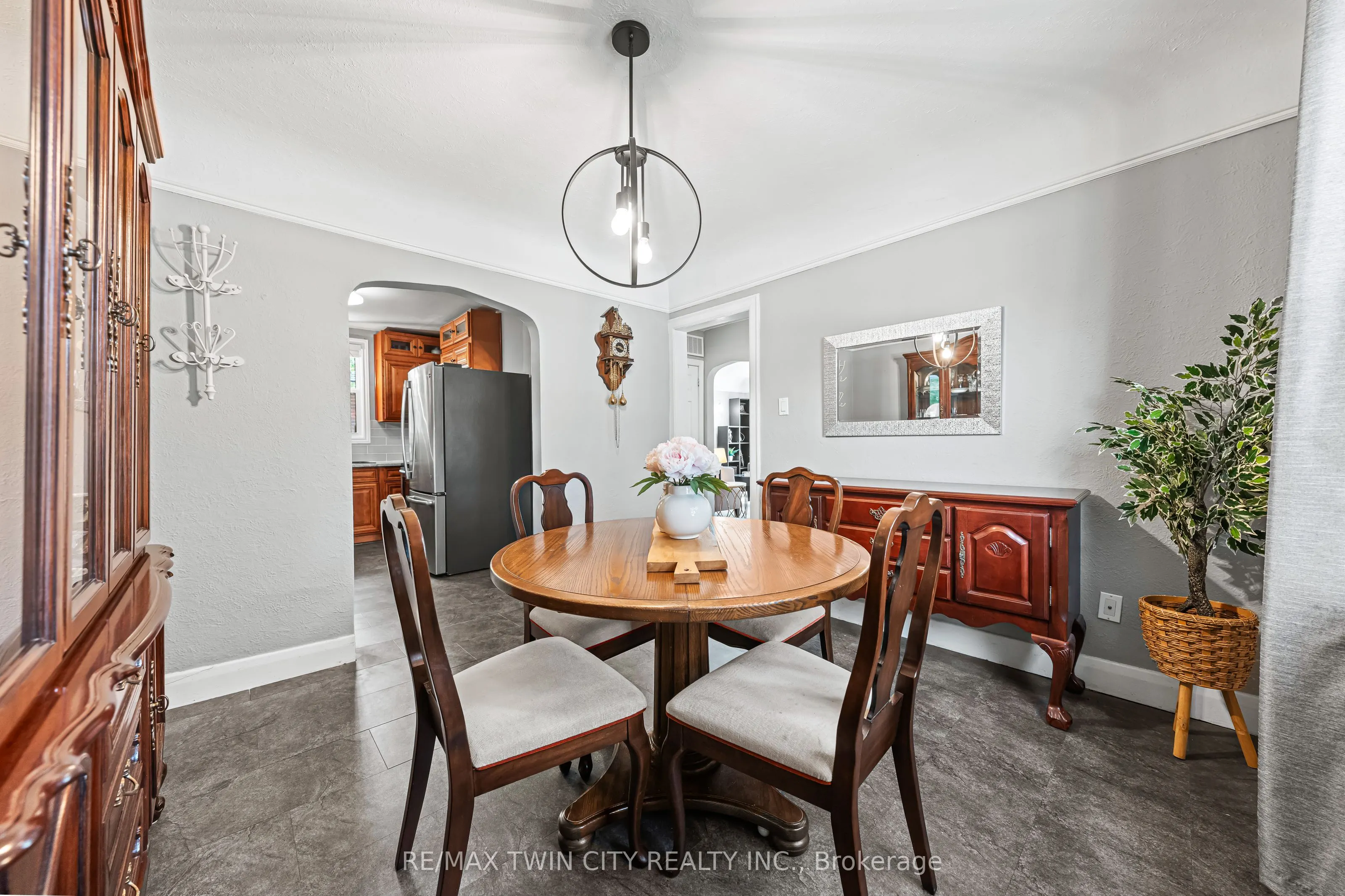 854 Guelph Street