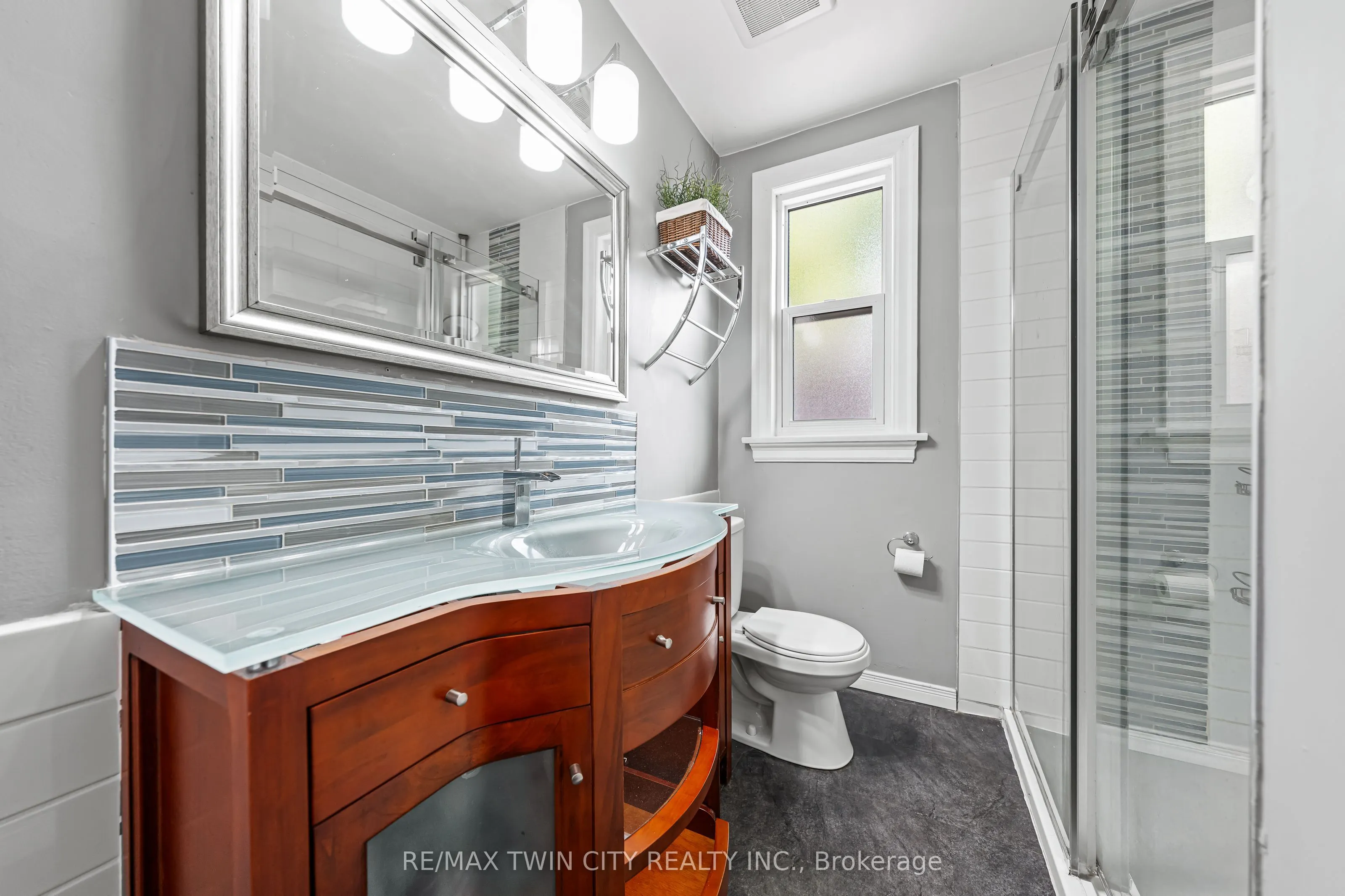 854 Guelph Street