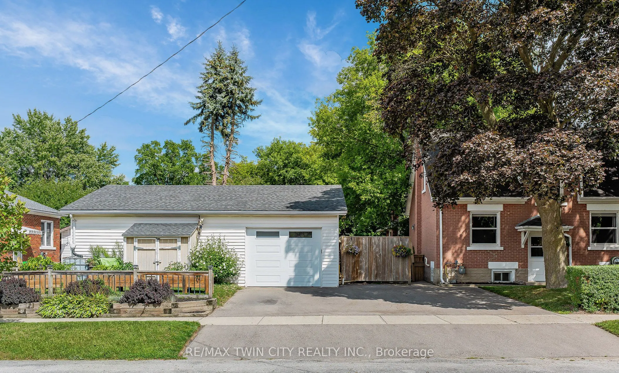 854 Guelph Street