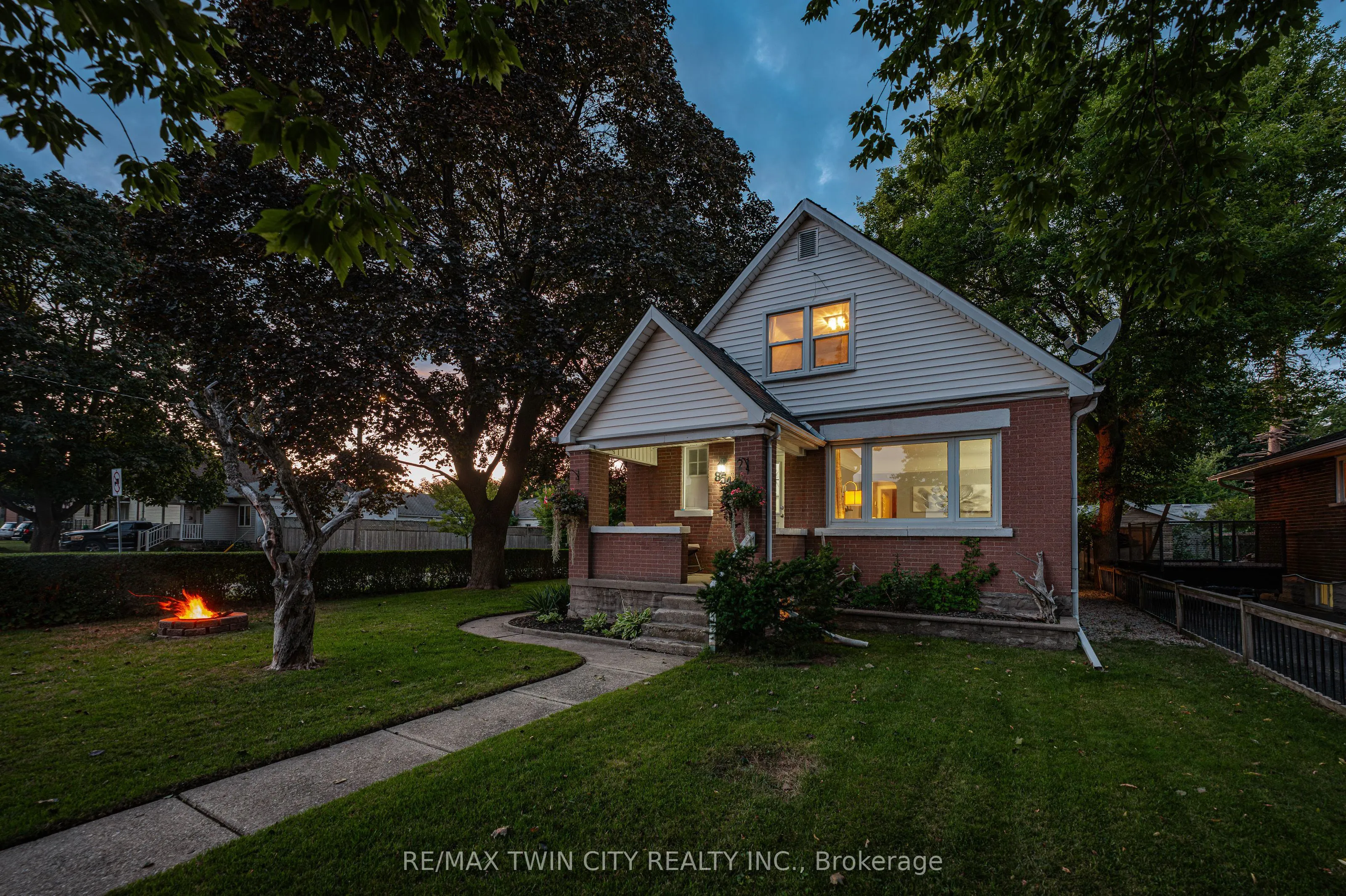 854 Guelph Street