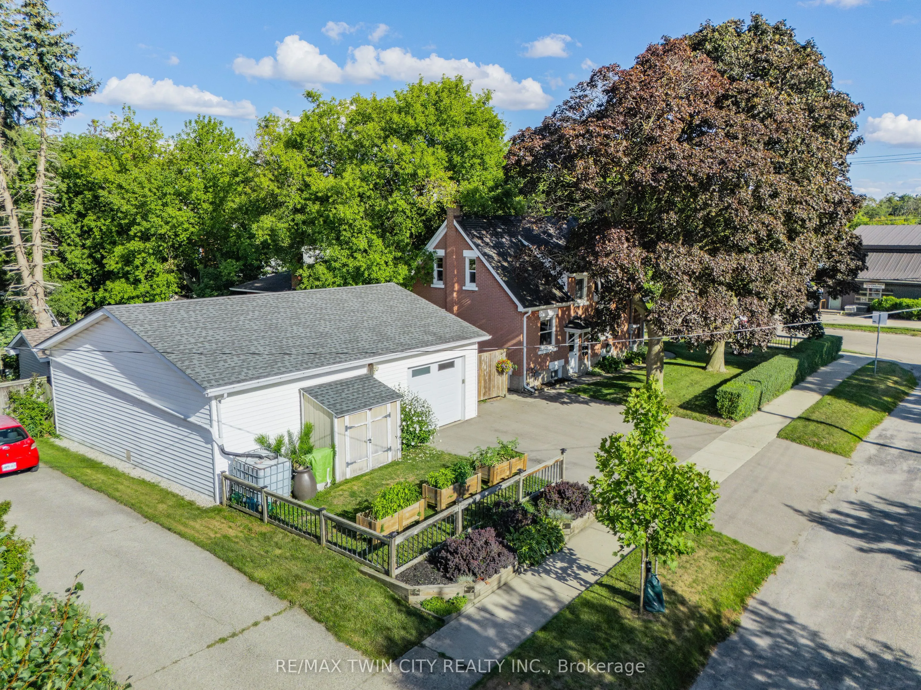 854 Guelph Street