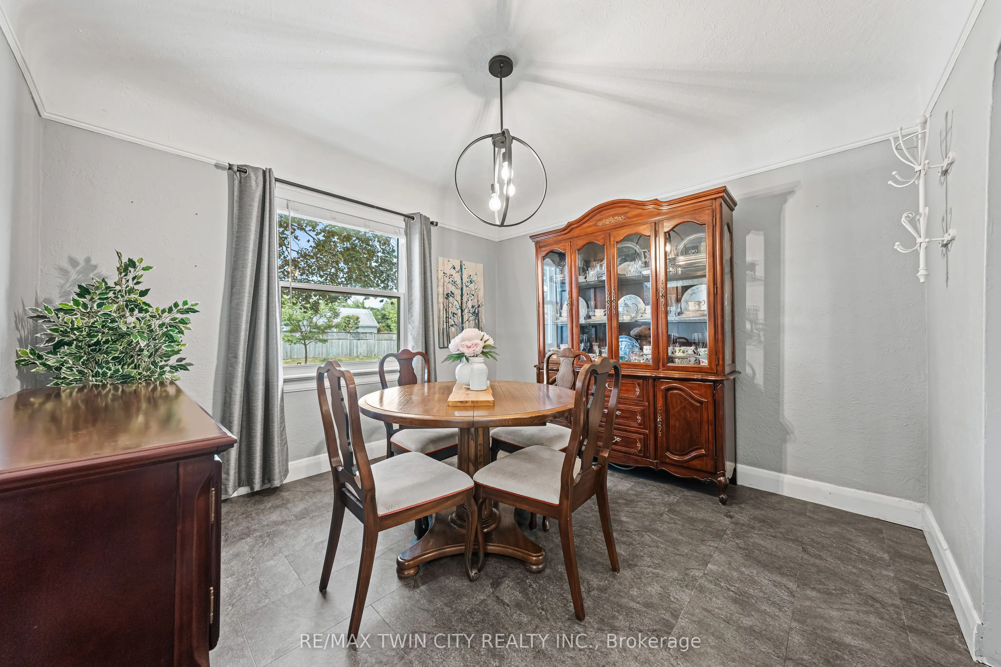 854 Guelph Street