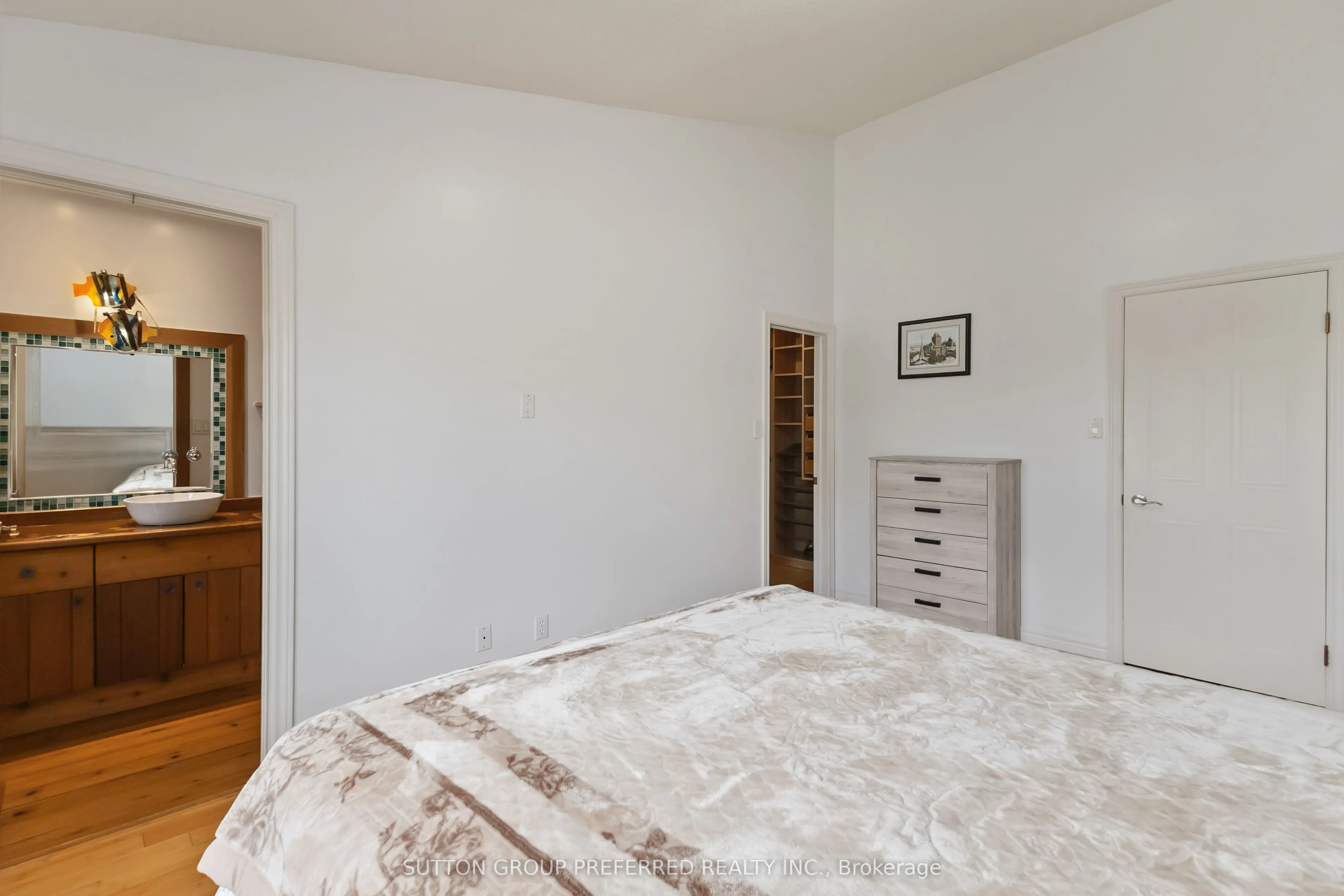617 Wharncliffe Road S, #2