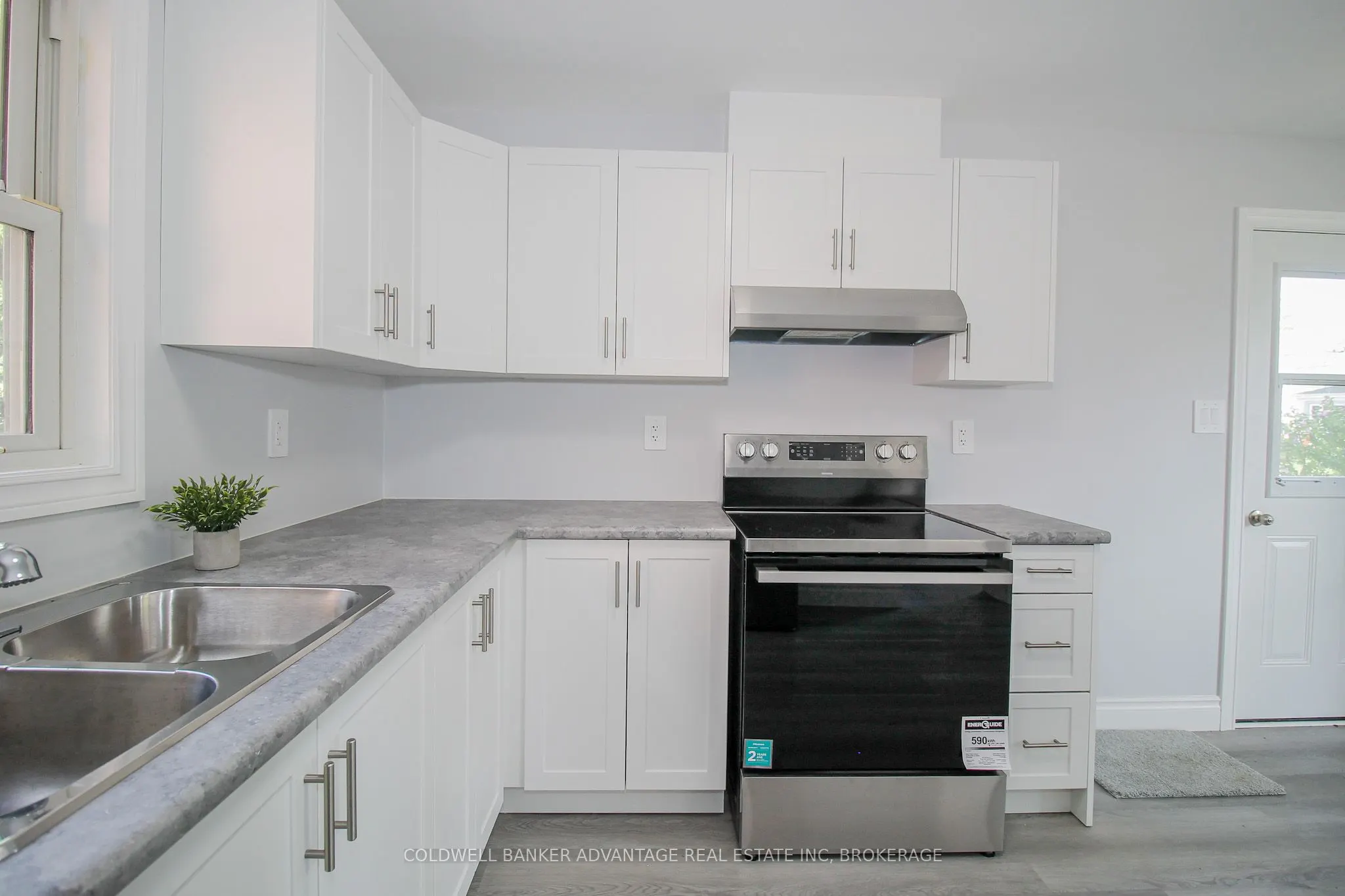 28 Myrtle Avenue