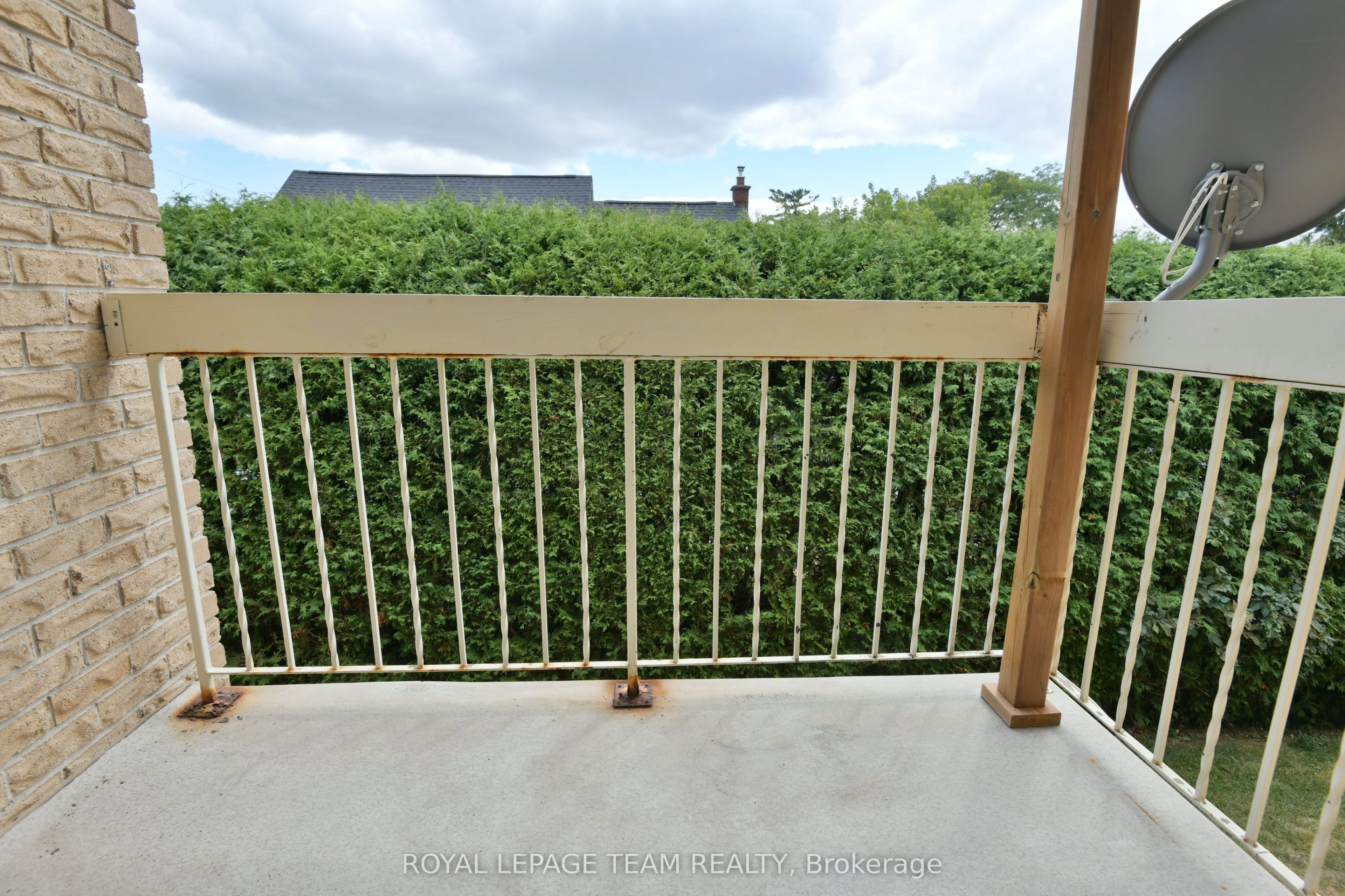 190 Elgin Street W, #205