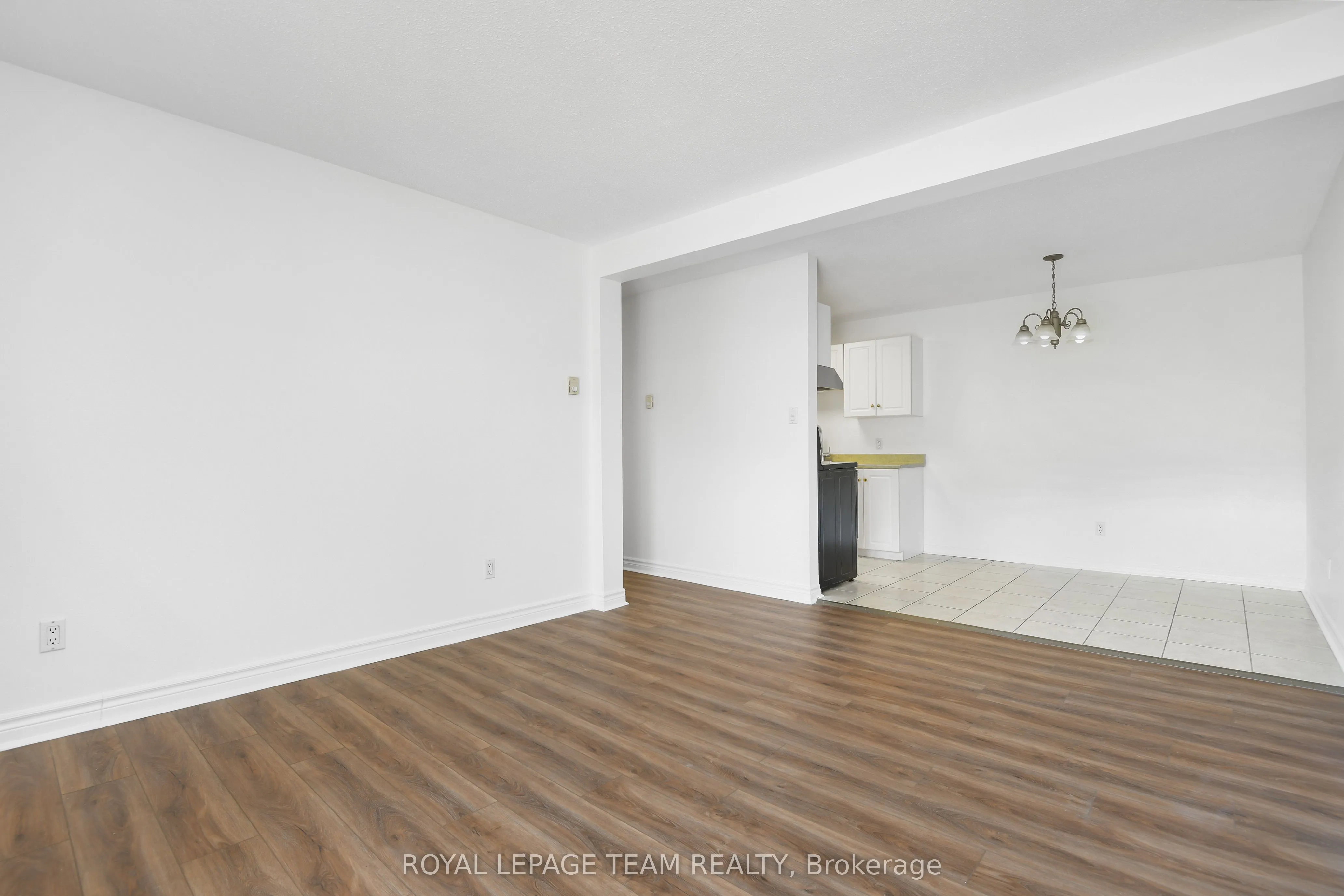 190 Elgin Street W, #205