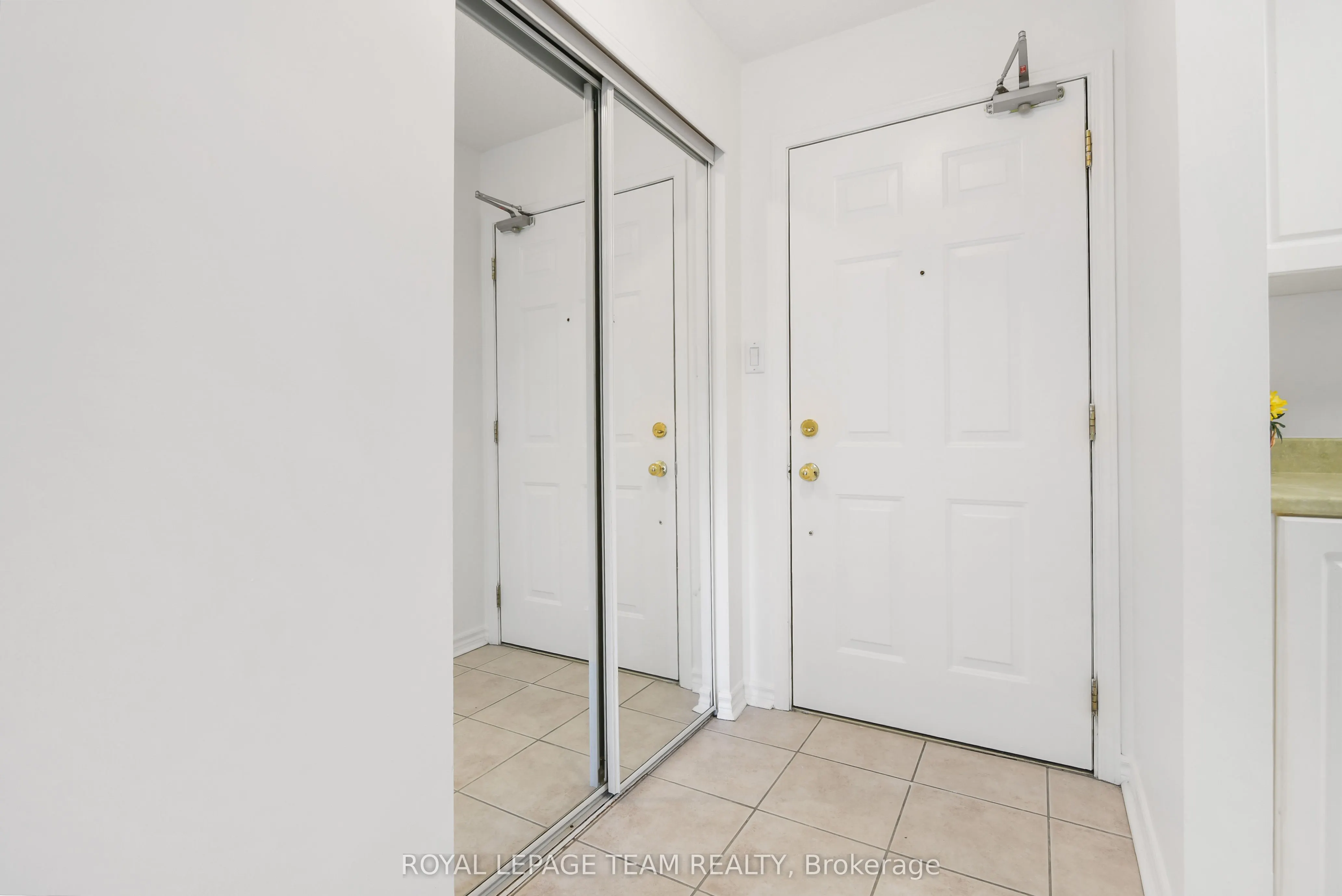 190 Elgin Street W, #205