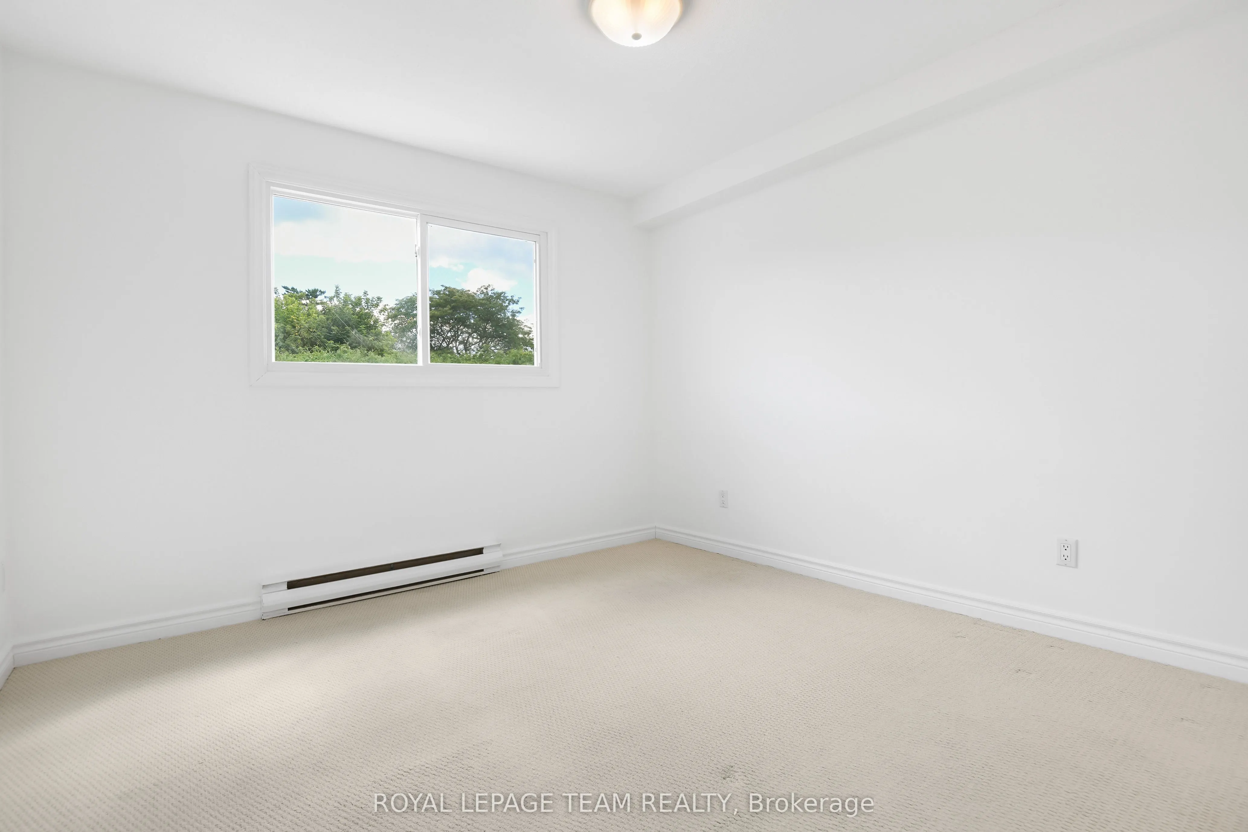 190 Elgin Street W, #205