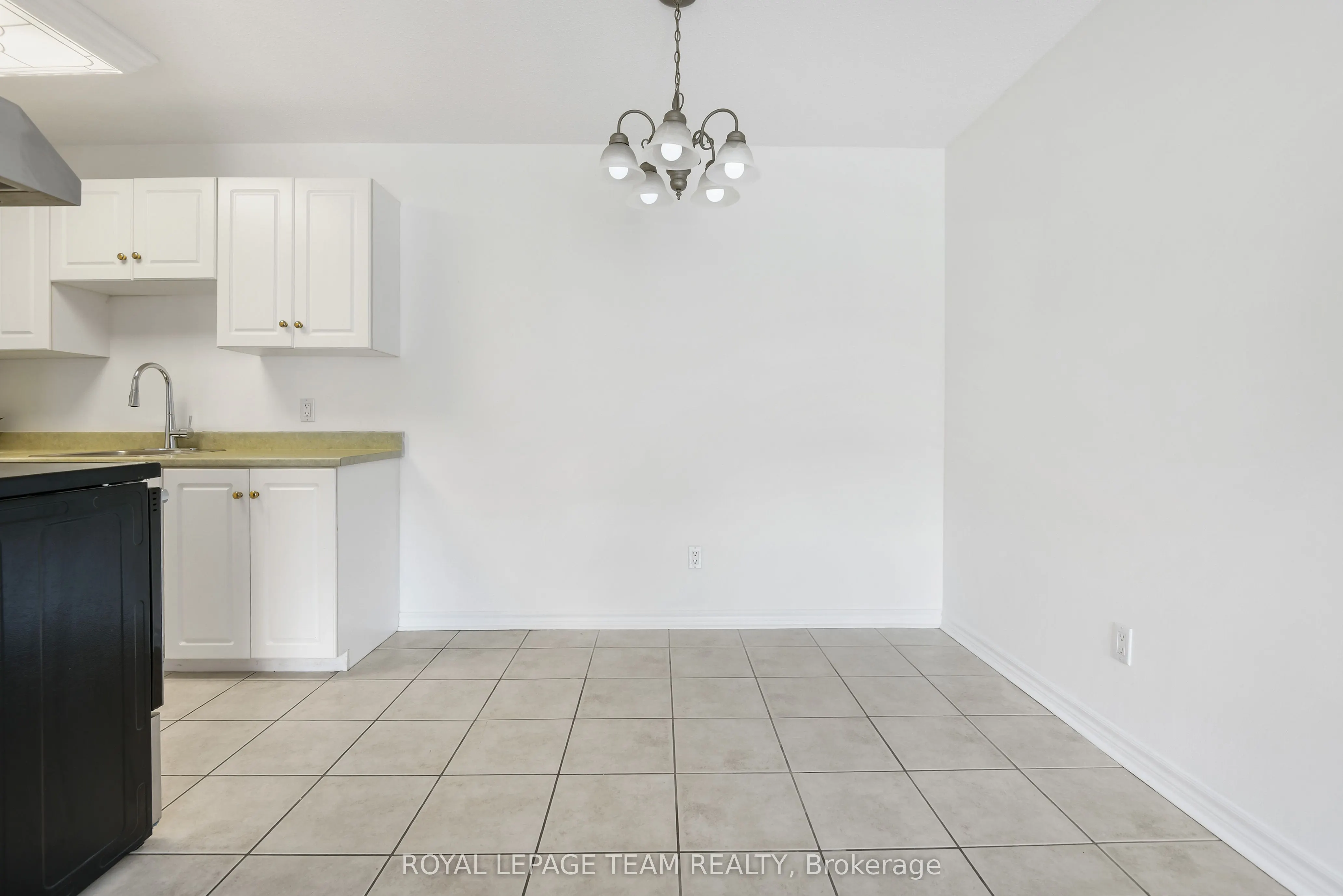 190 Elgin Street W, #205