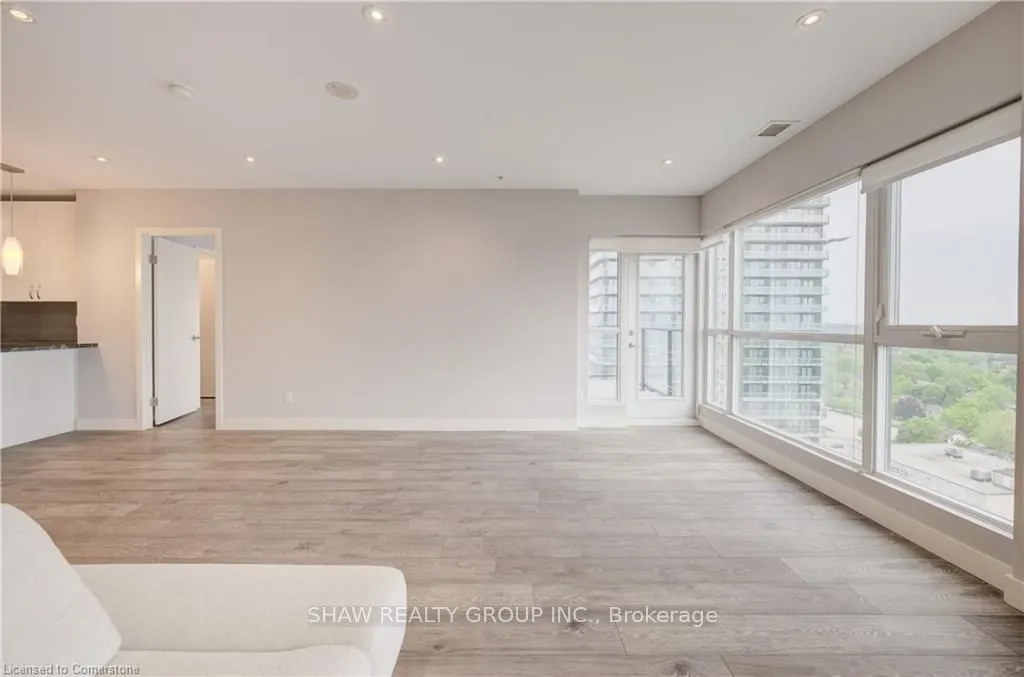 1 Victoria Street S, #1513