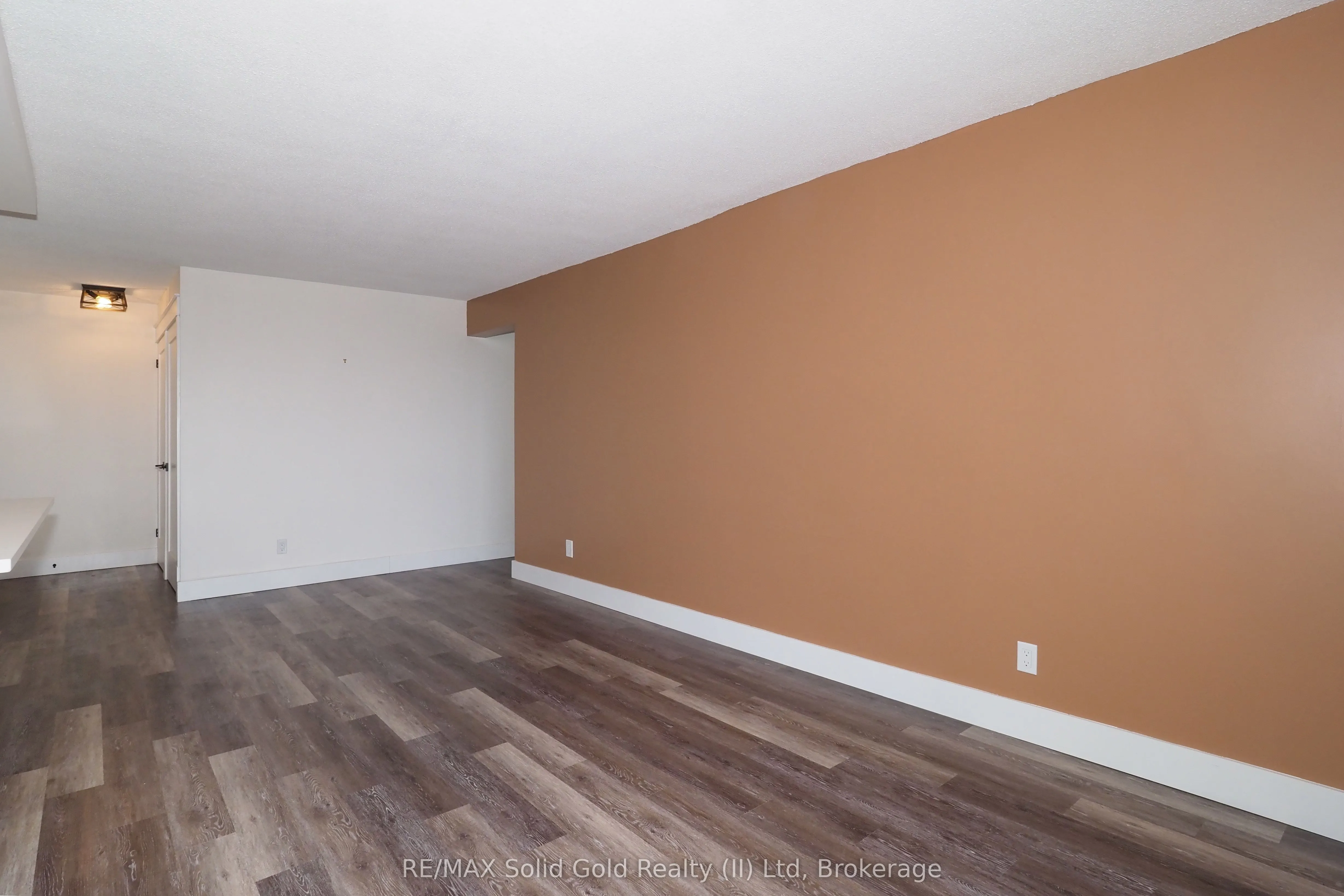 375 King Street N, #1105