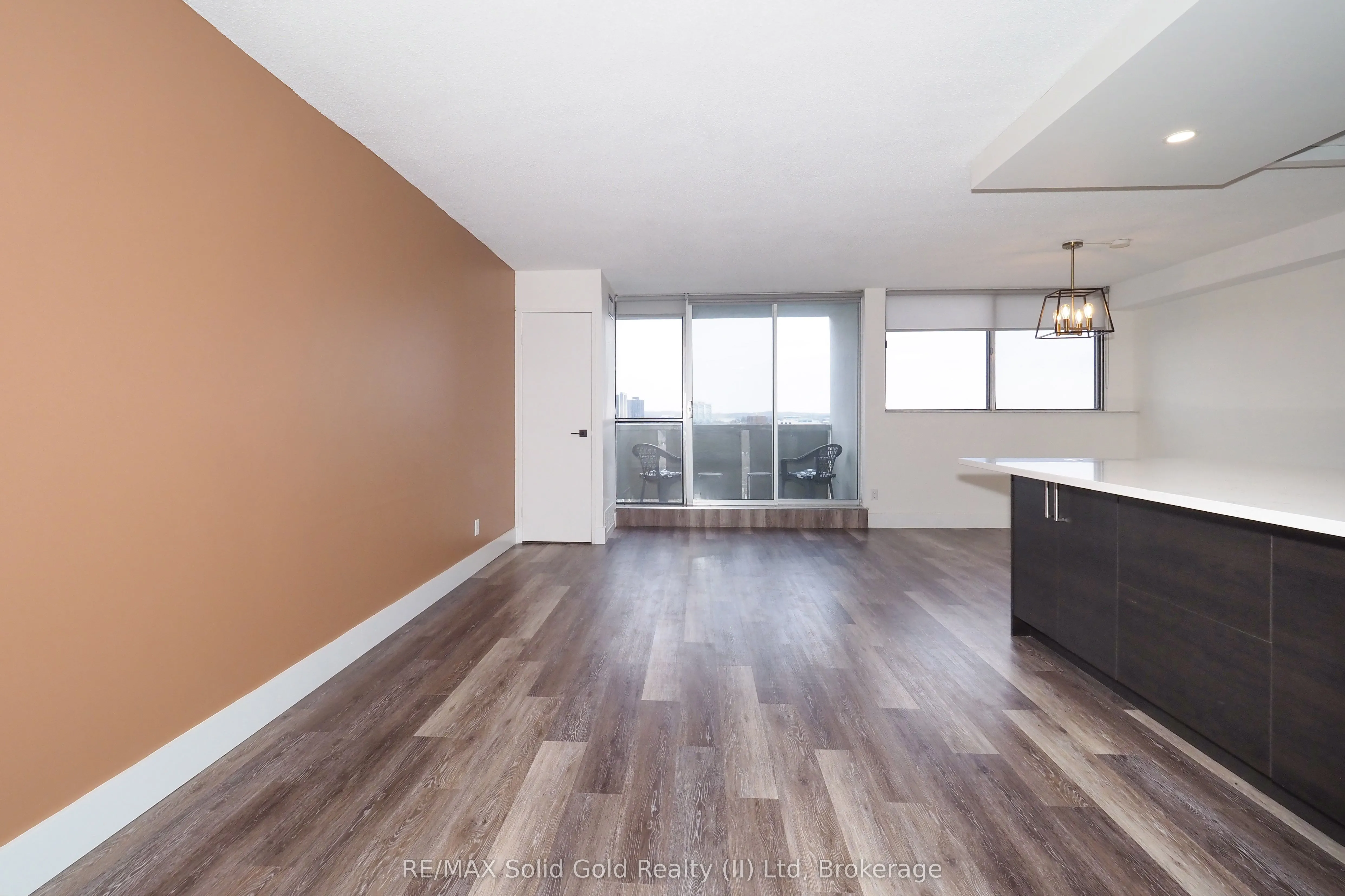 375 King Street N, #1105