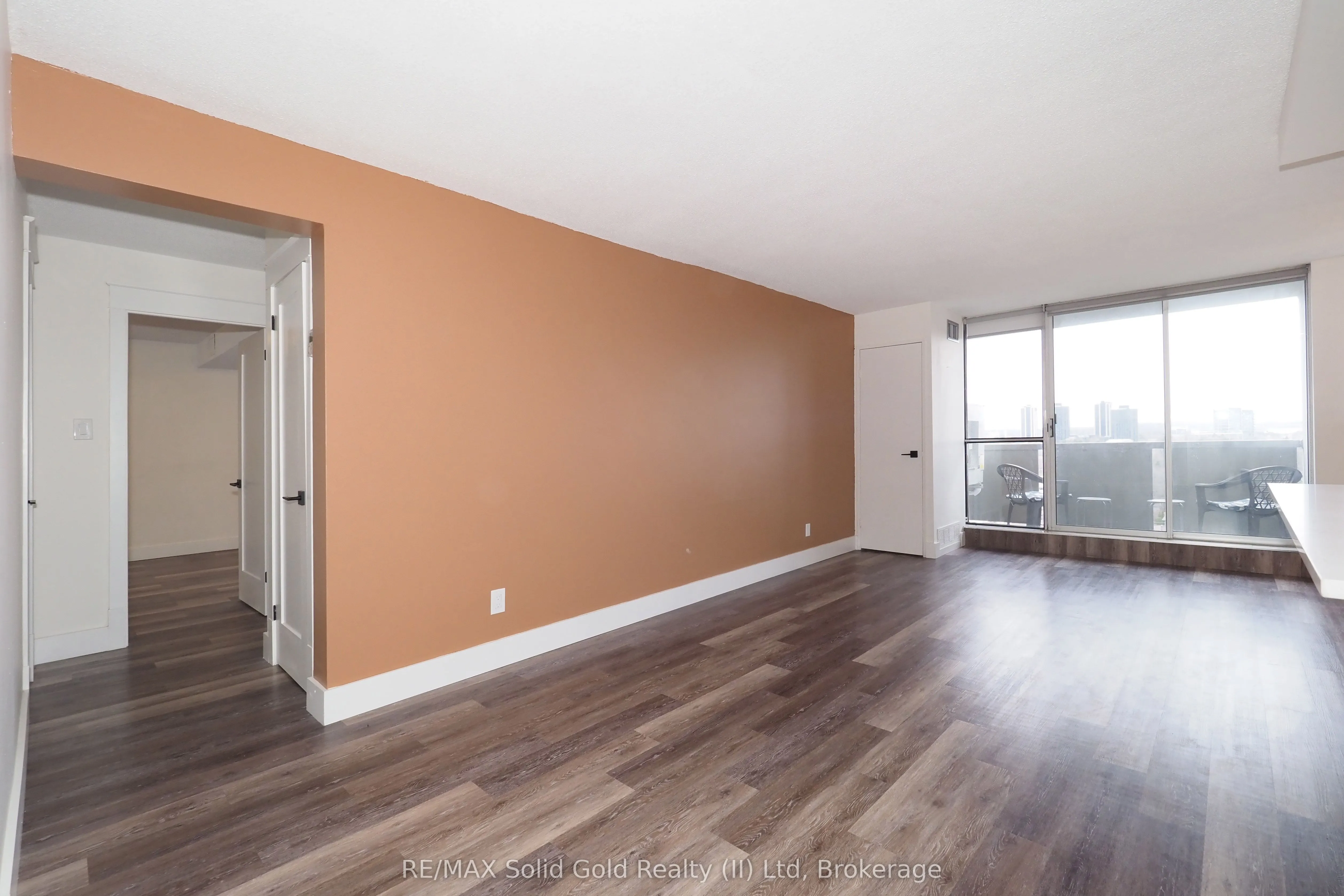 375 King Street N, #1105