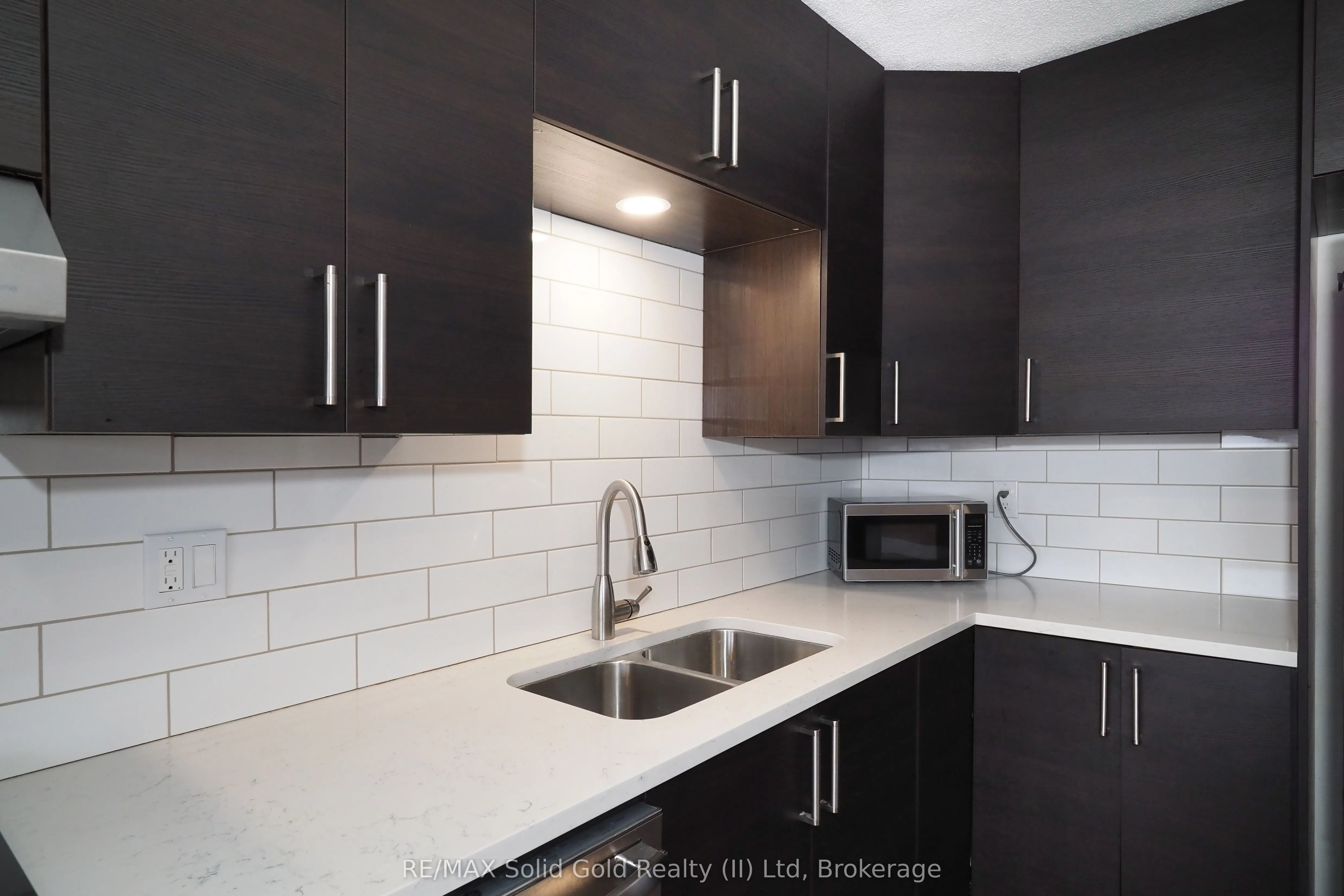 375 King Street N, #1105
