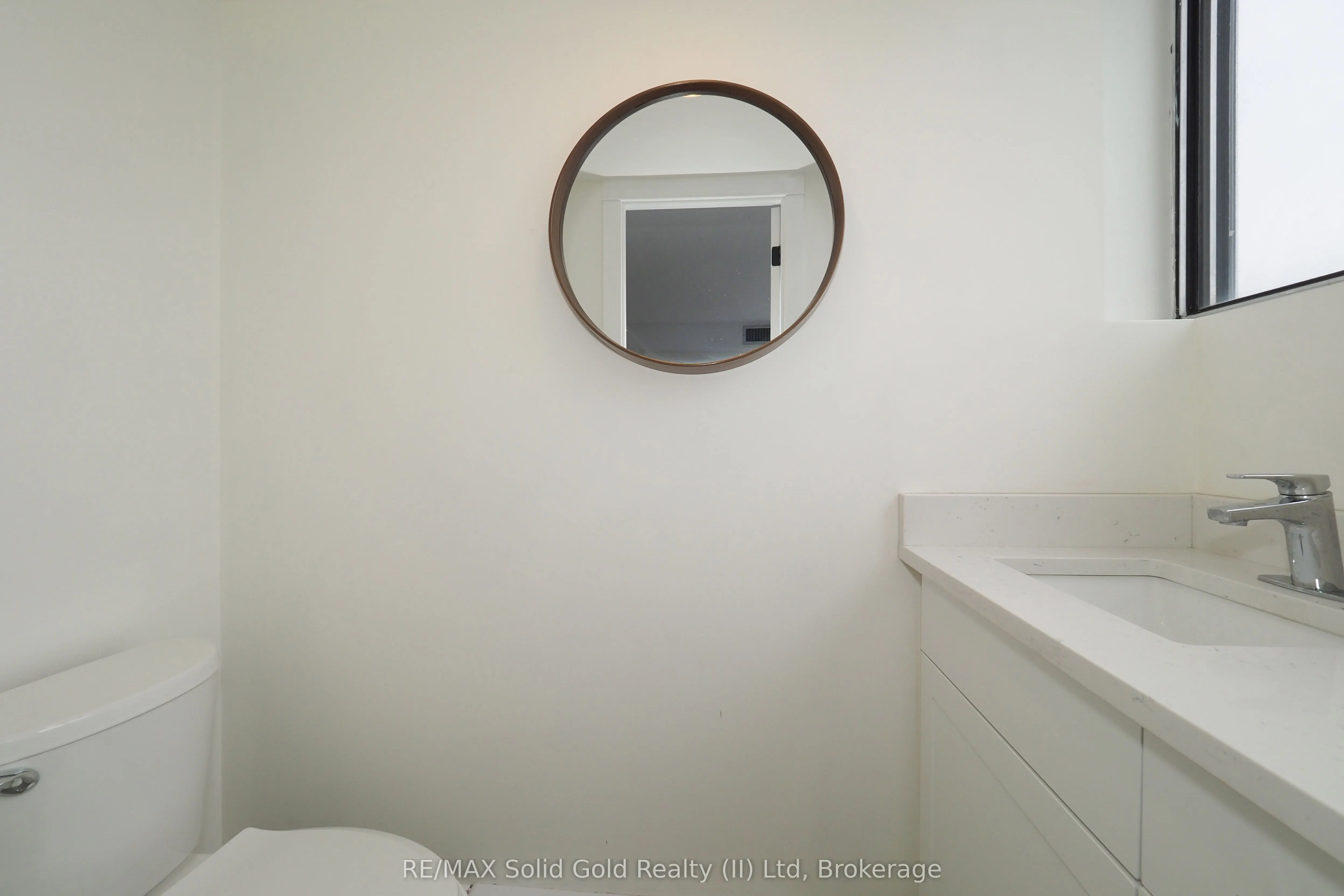 375 King Street N, #1105
