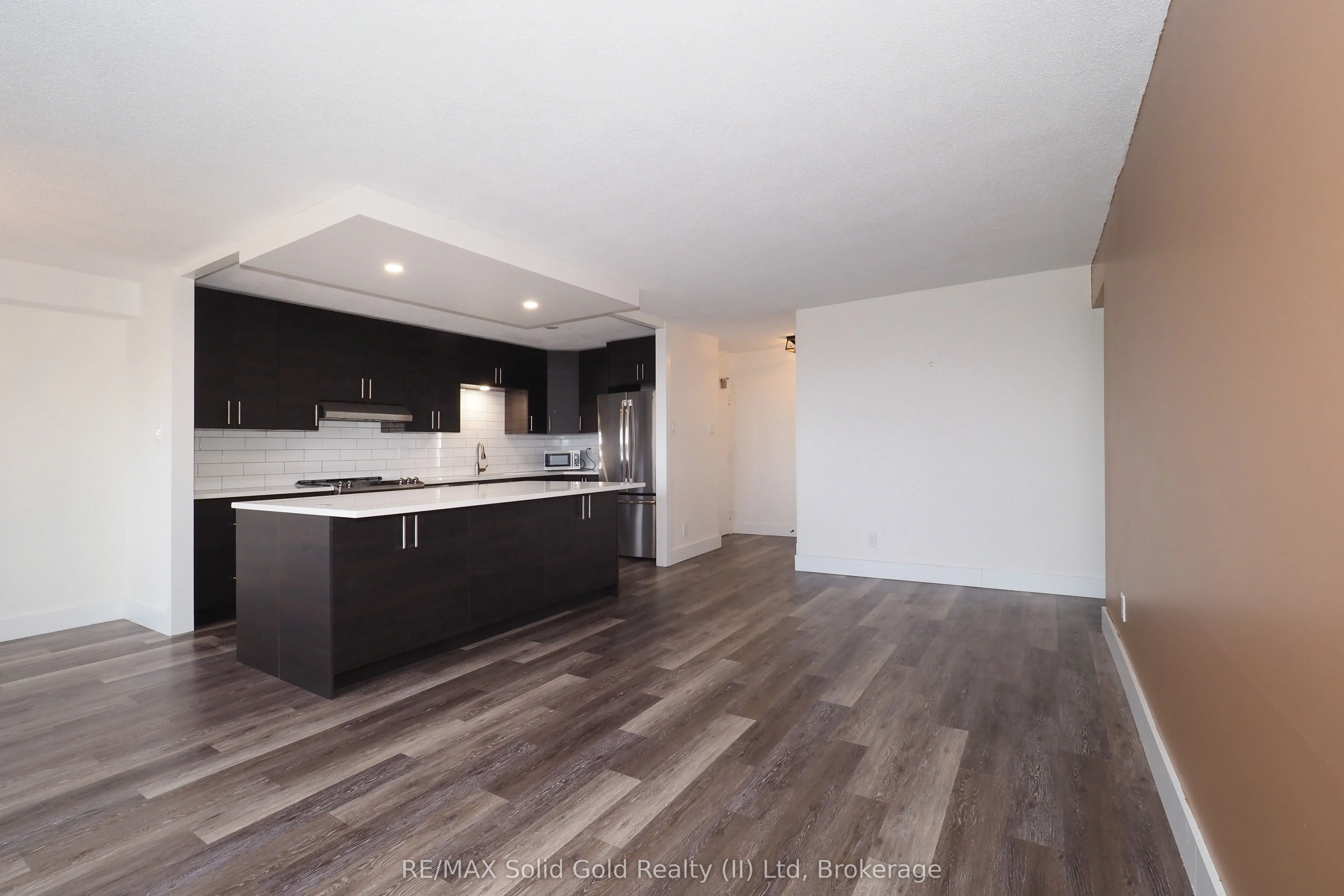 375 King Street N, #1105