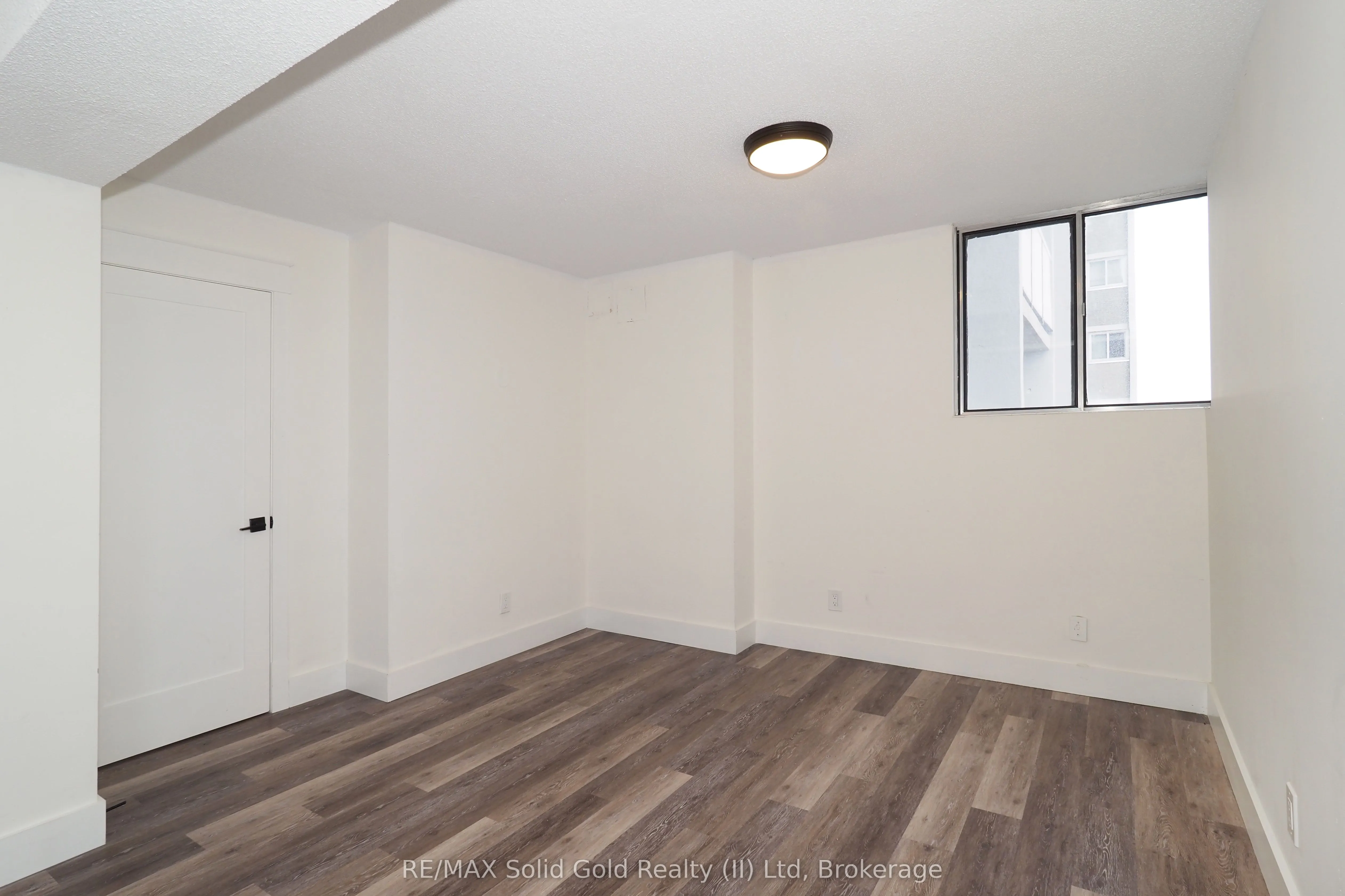 375 King Street N, #1105