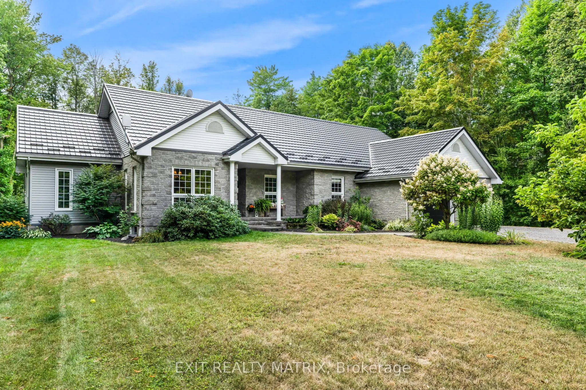 1736 GROVES Road