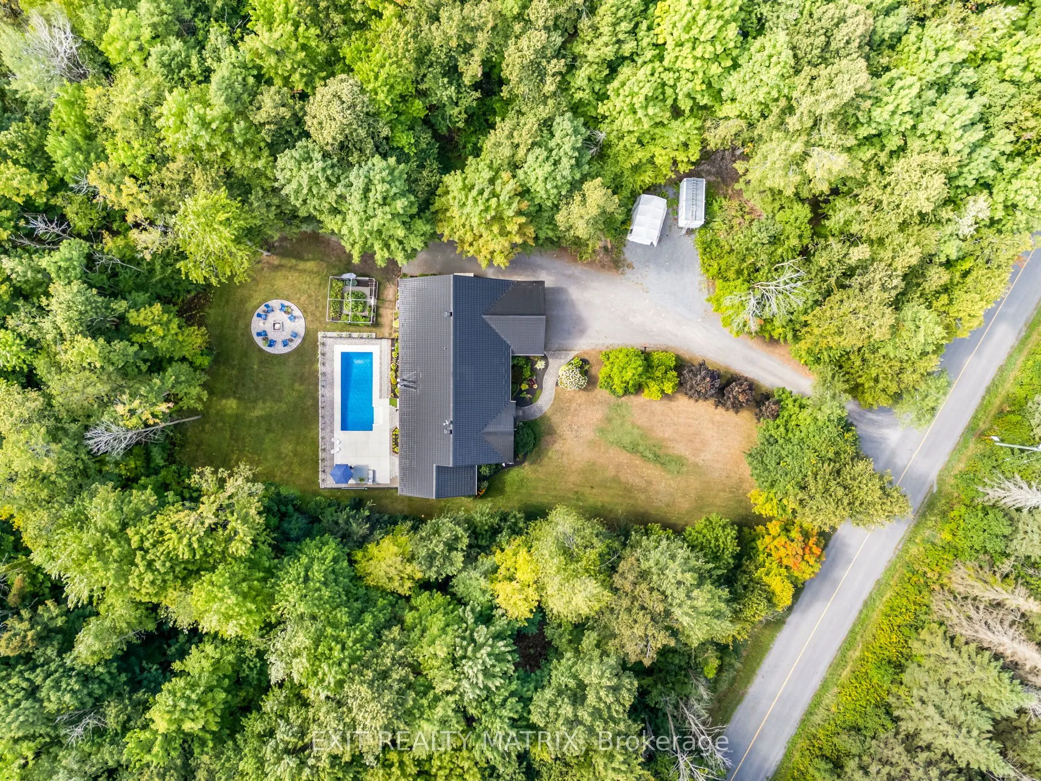 1736 GROVES Road