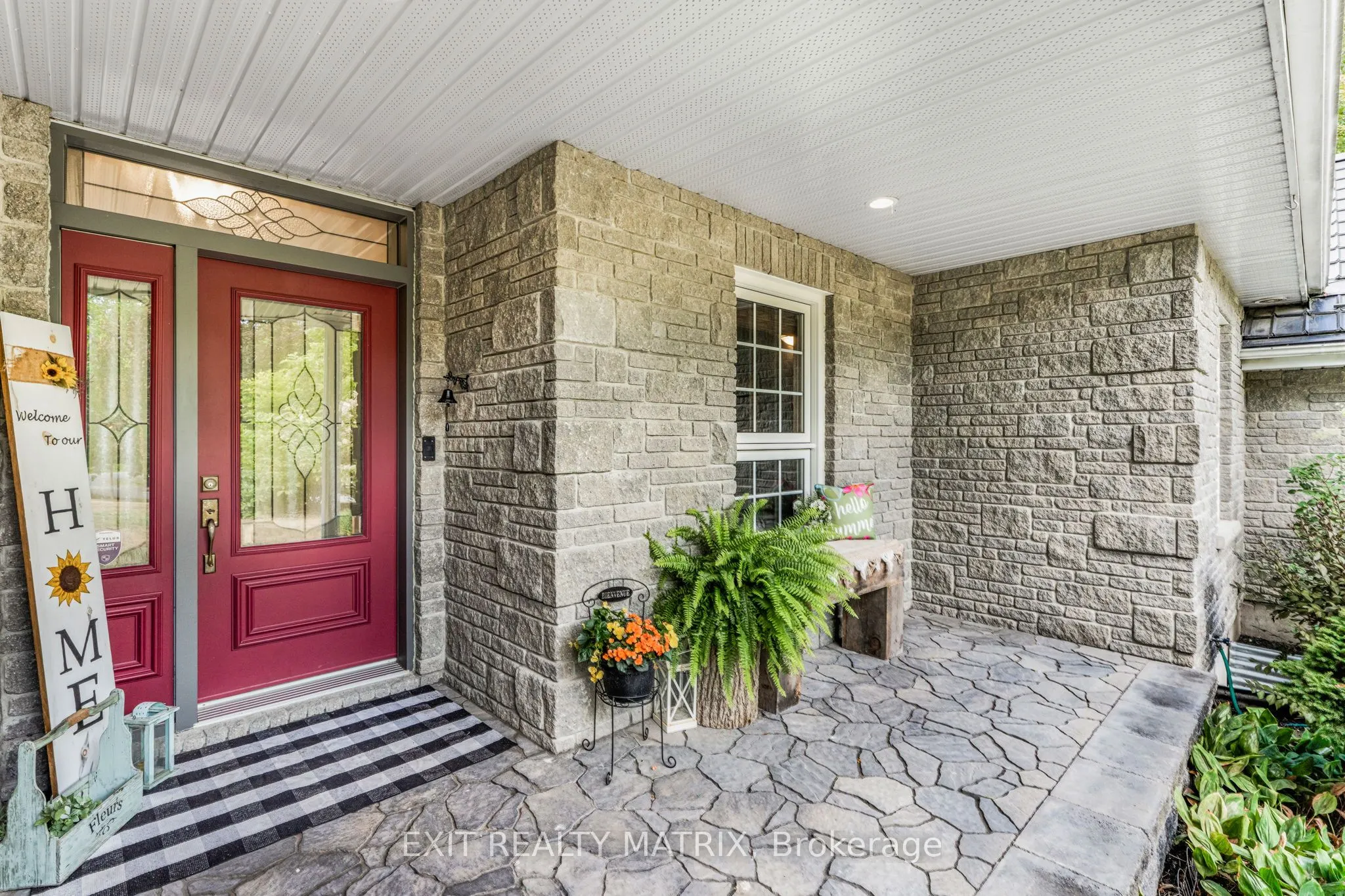 1736 GROVES Road