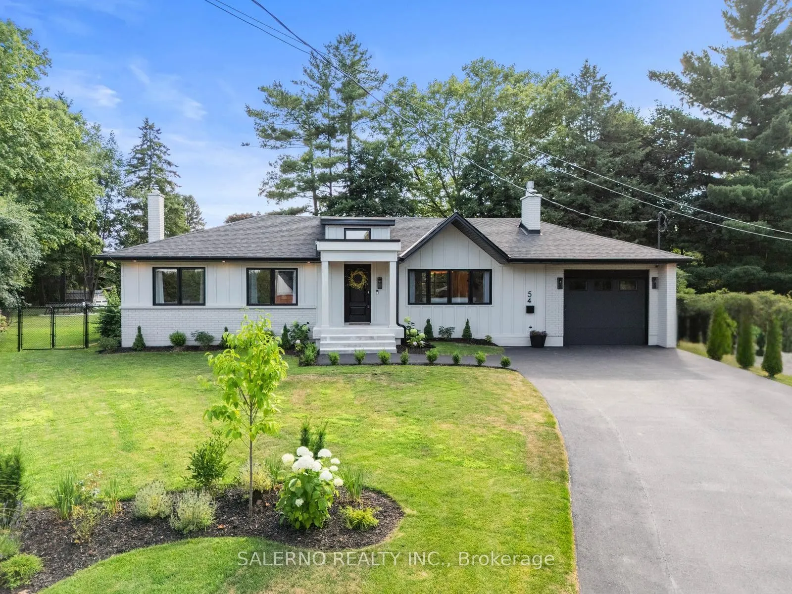 54 East Crest