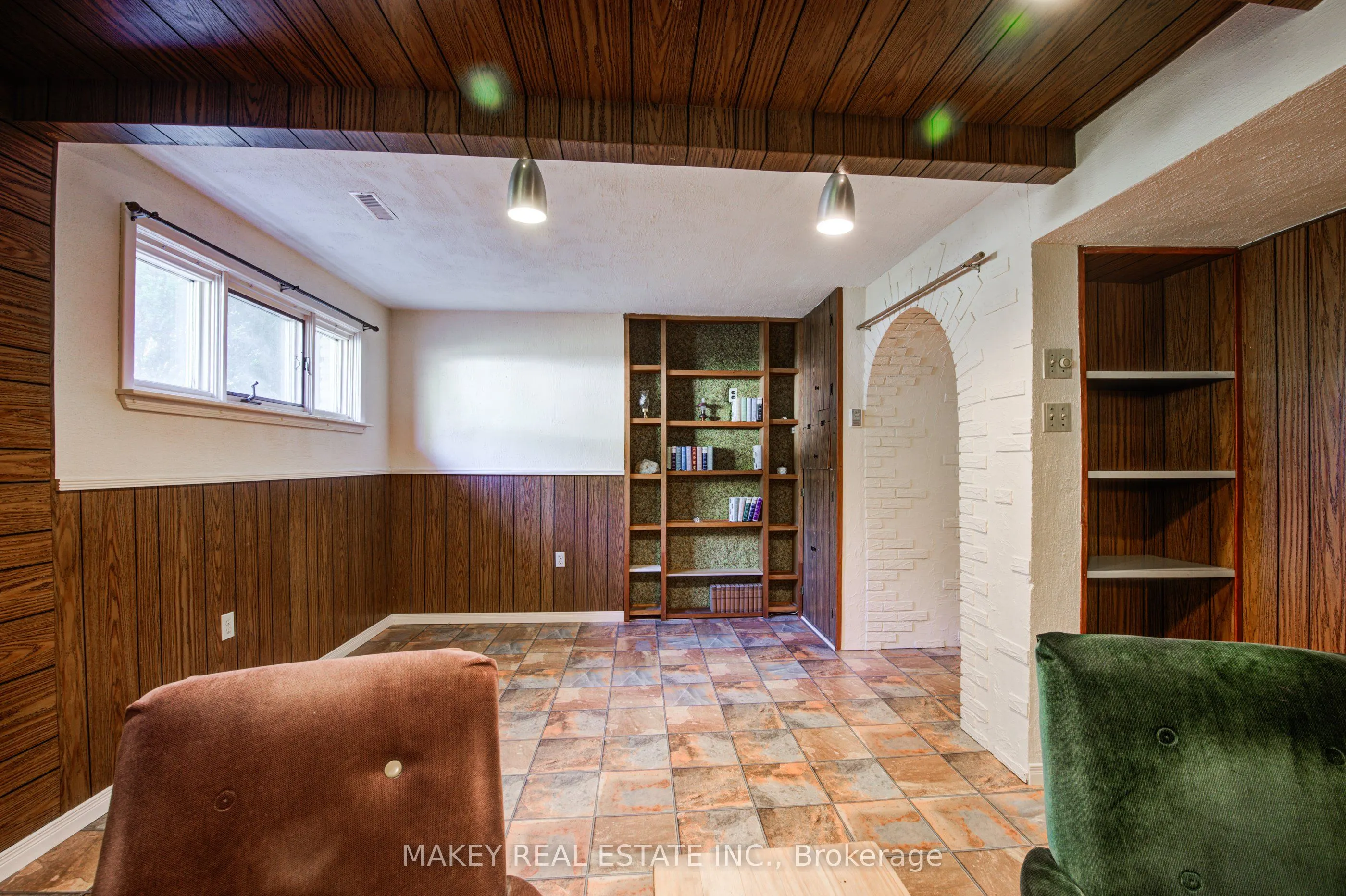 302 Borden Court
