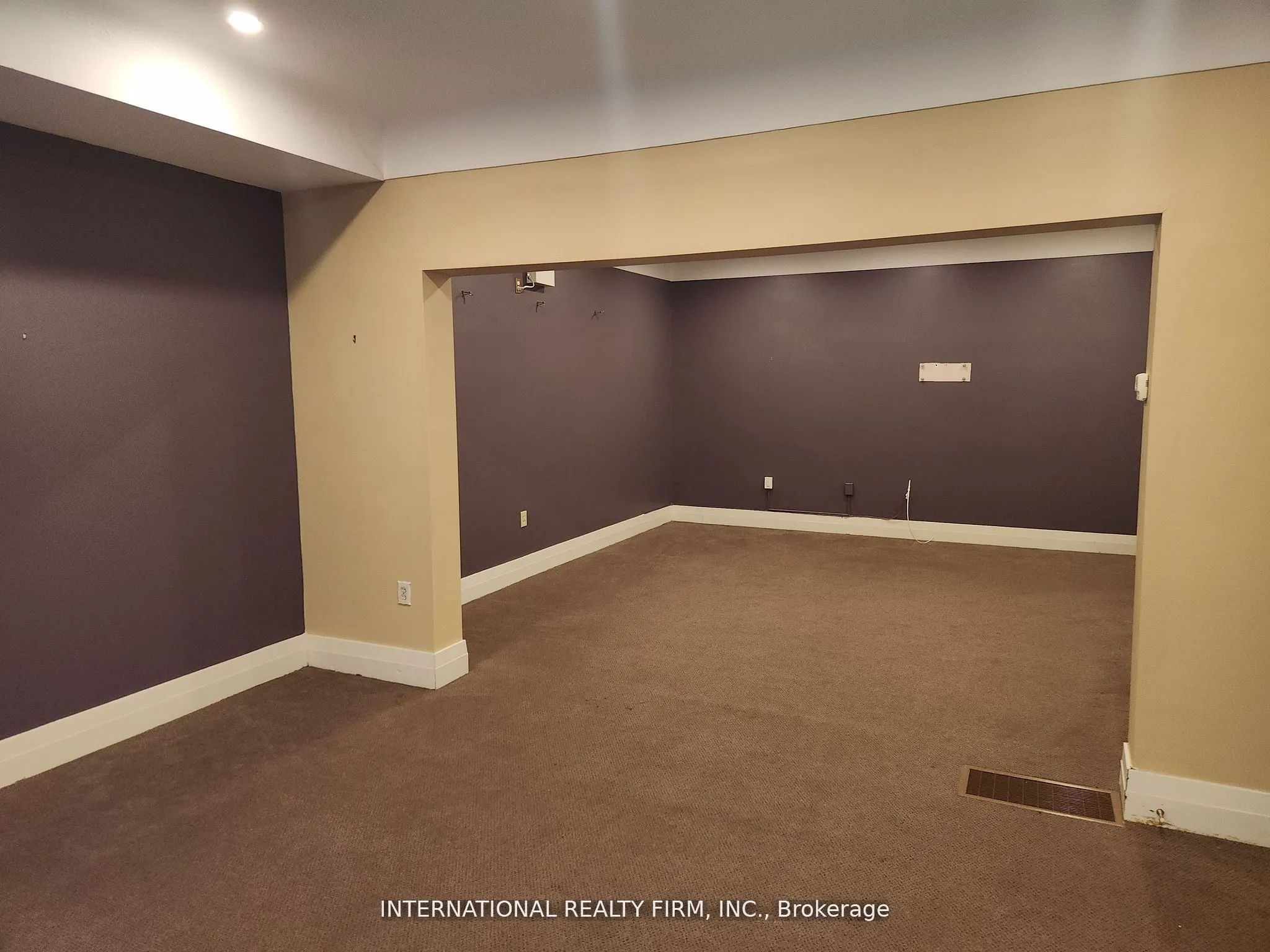 1309 King Street E