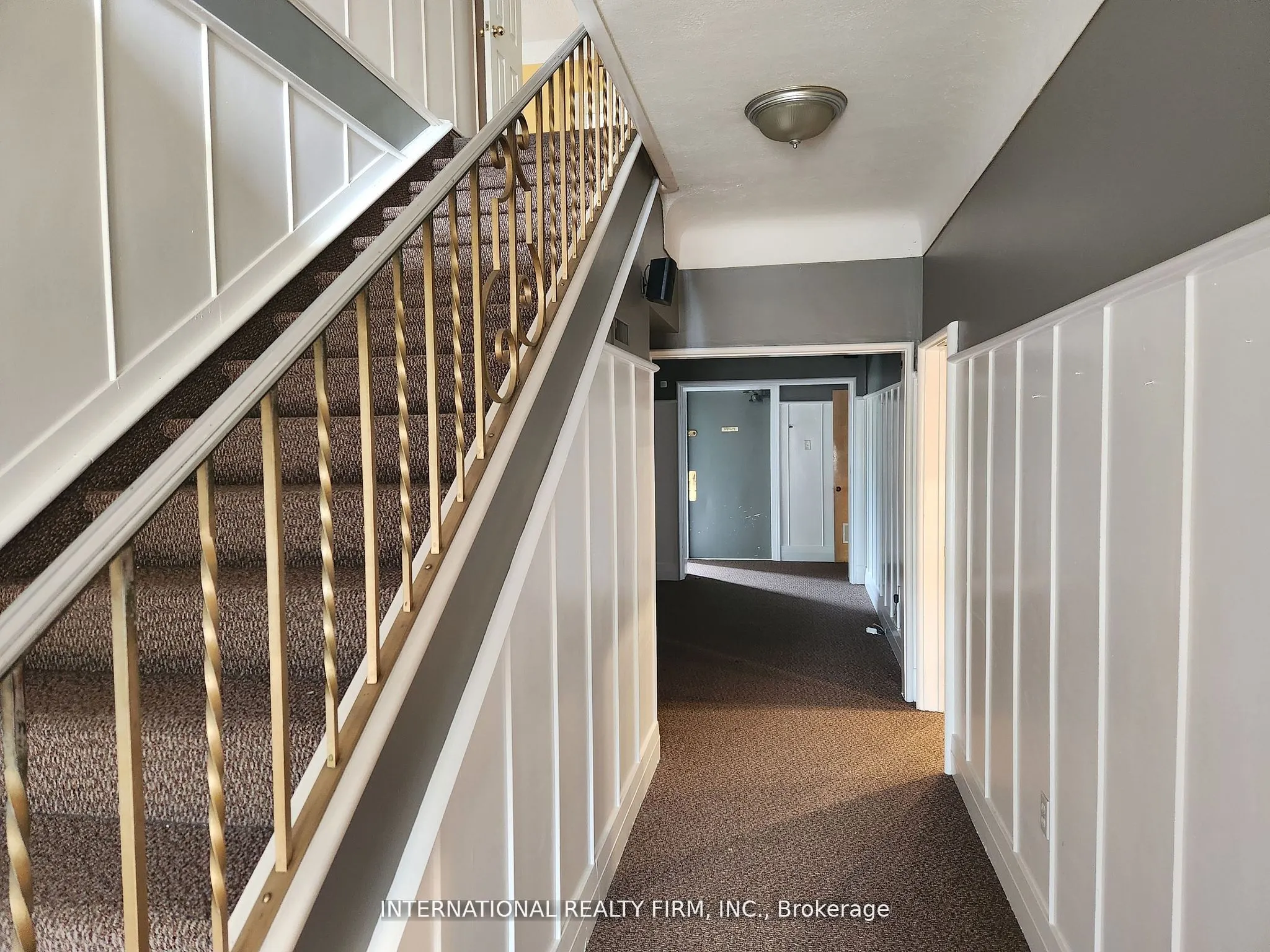 1309 King Street E