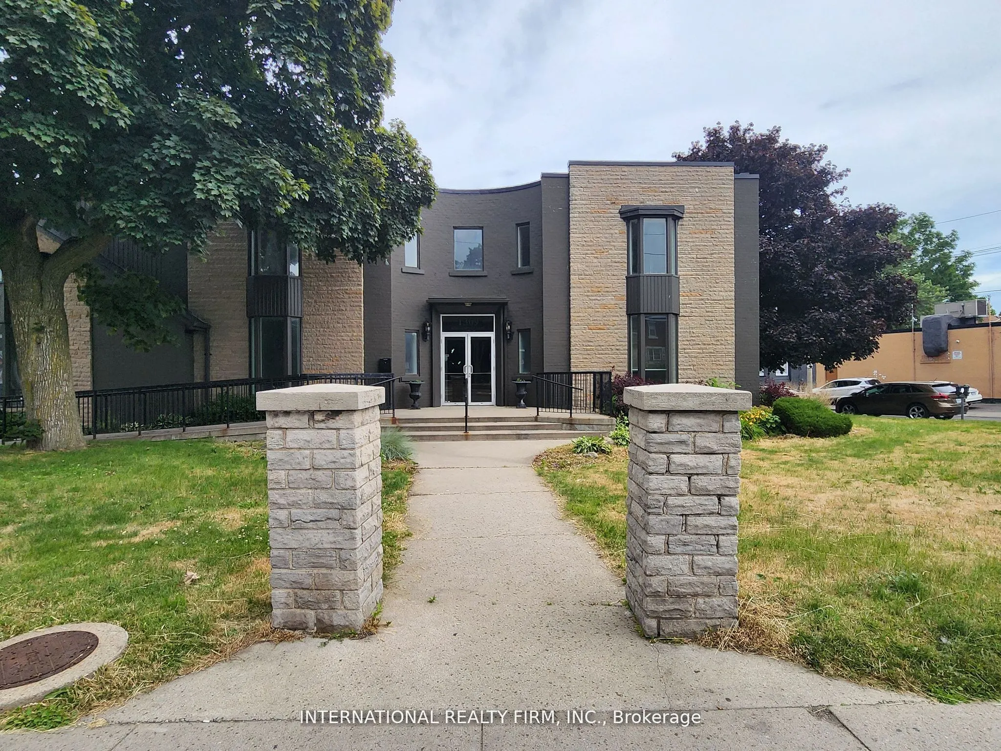 1309 King Street E