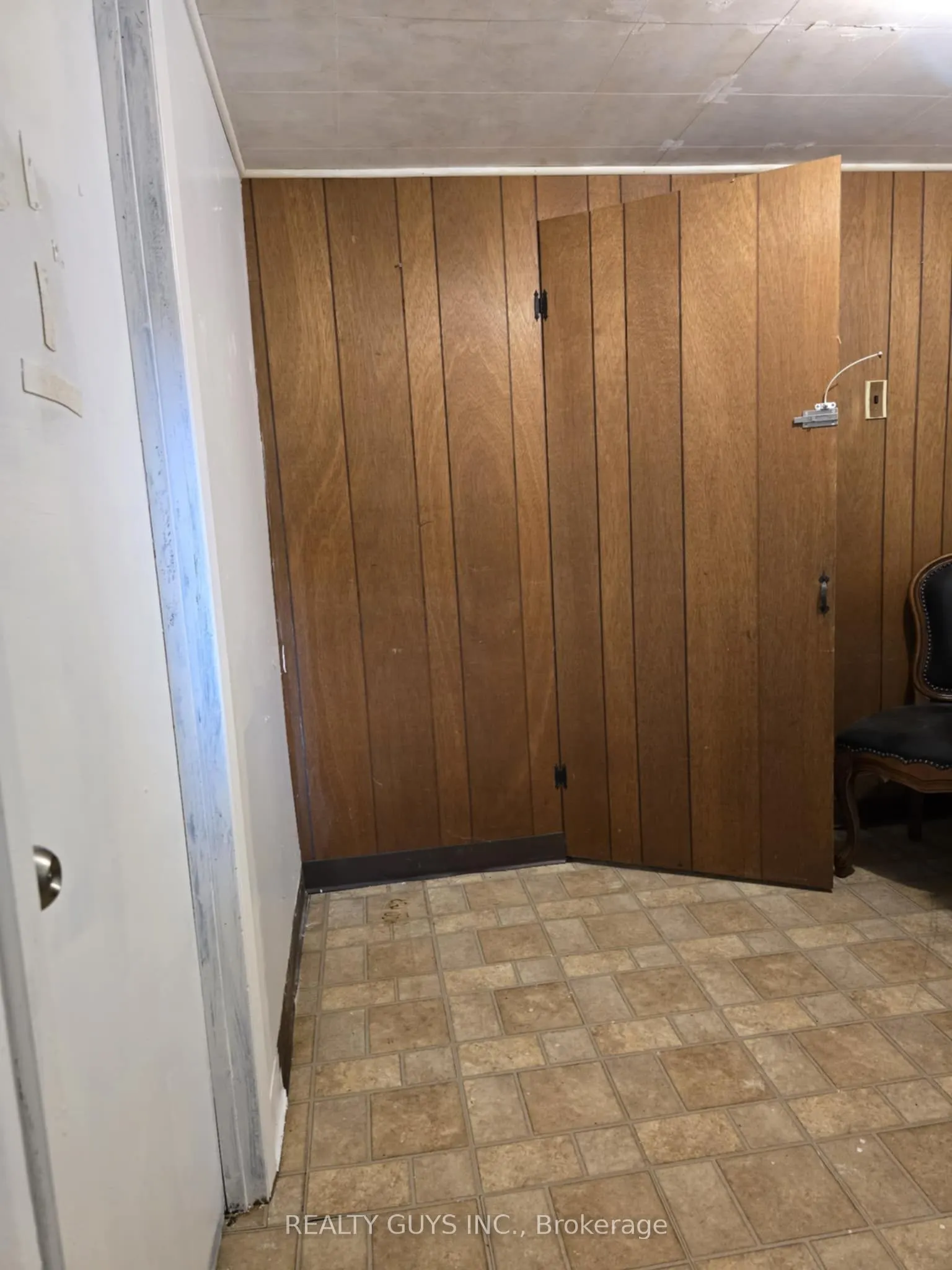 650 CRAWFORD Drive