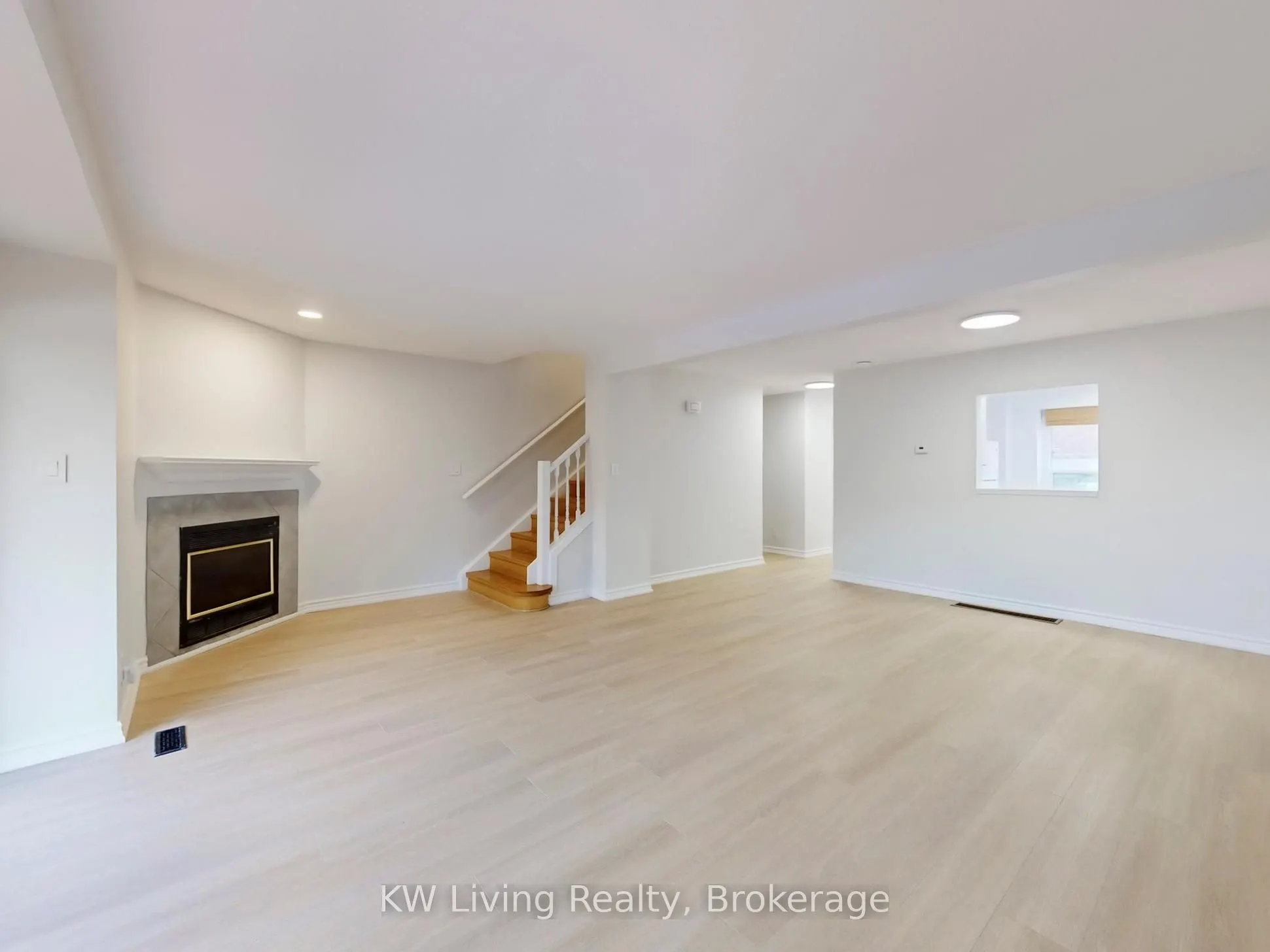 250 Keats Way, #18