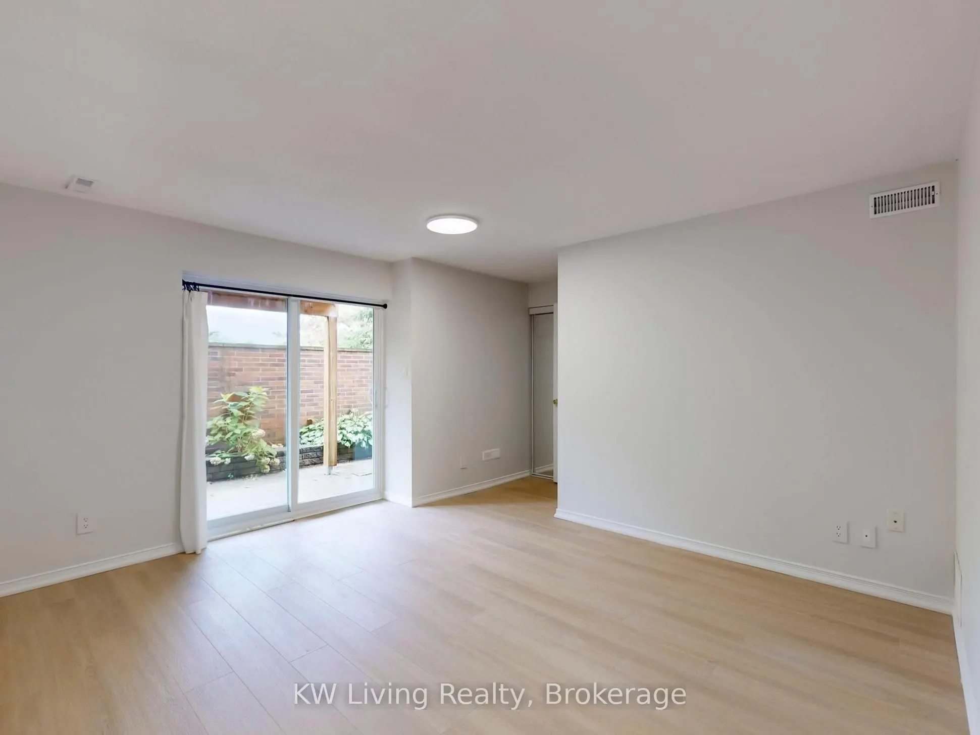 250 Keats Way, #18