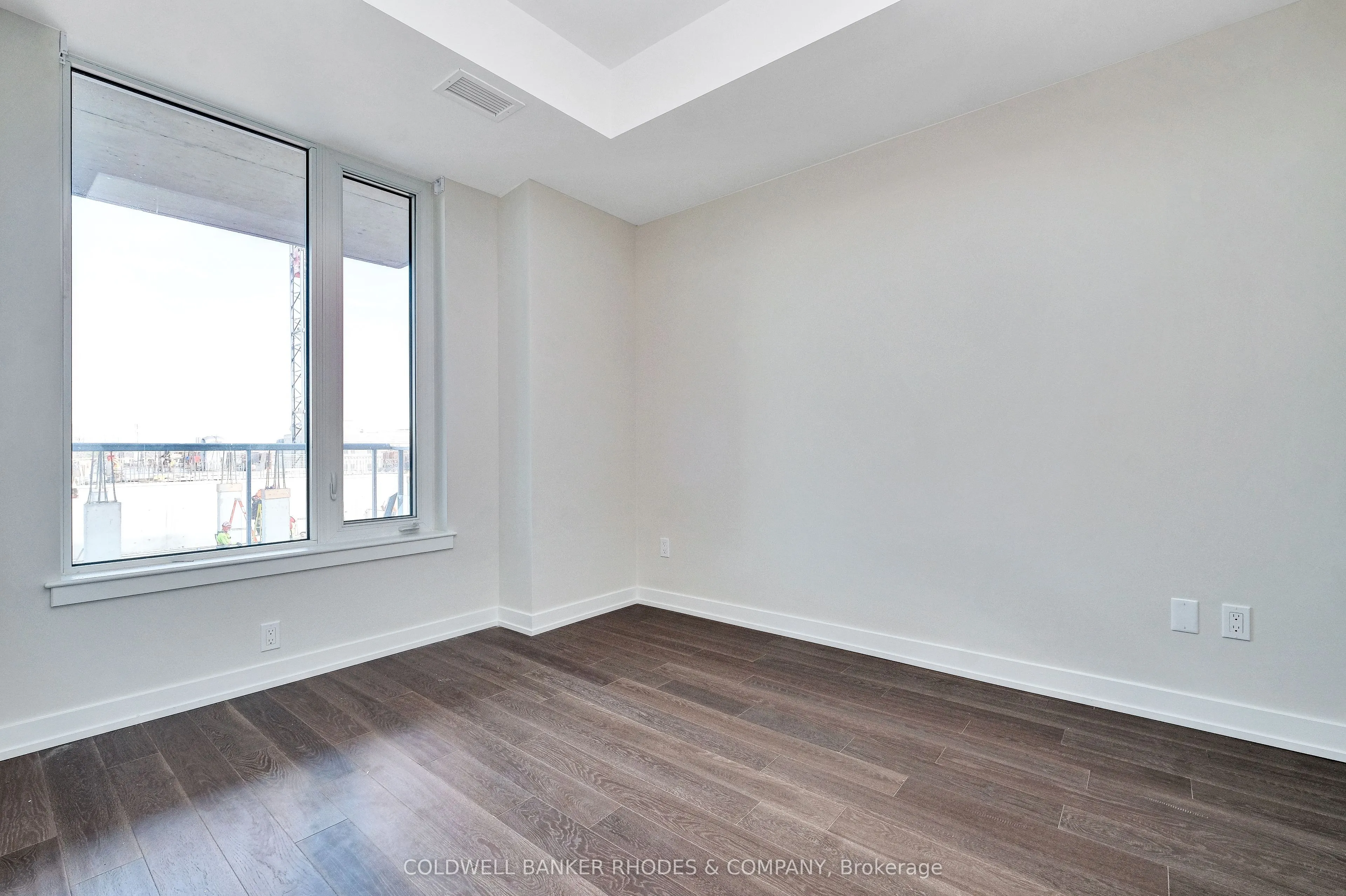 530 DE MAZENOD Avenue, #512